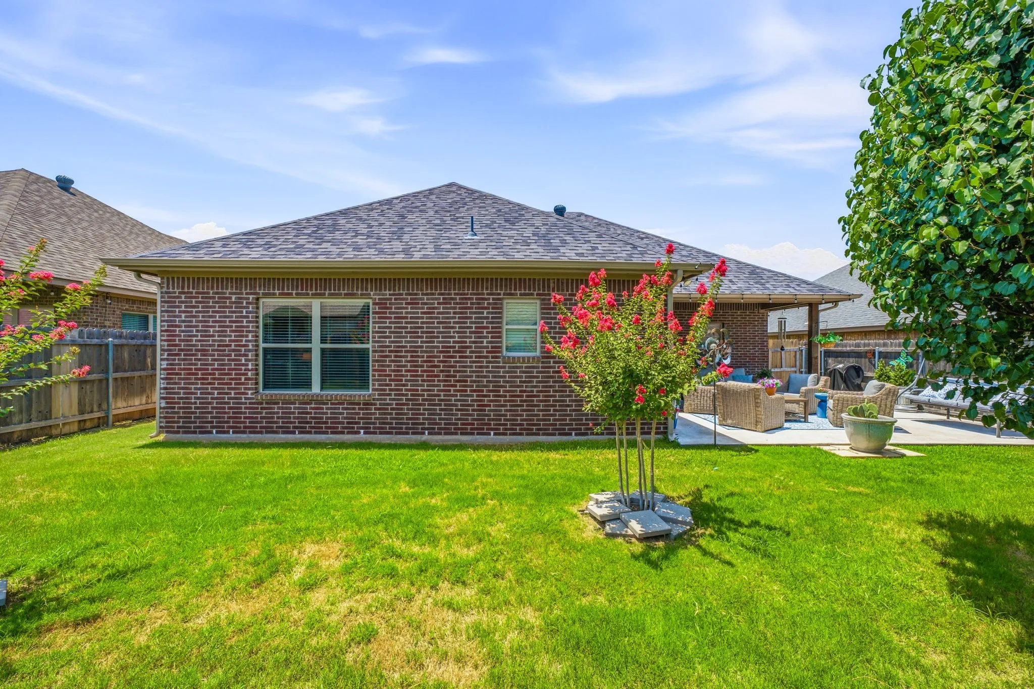 Single Family Residence For Sale in Hood County , 3209 Main Street, Granbury, Texas 76049, 3 Bedroom, 2 Bathroom, 2 Garage spaces, 1,492 Sqft, built in 2017, mls#21338235, Real Estate Agent in Granbury, Homes For Sale in Hood county, Homes For Sale in Granbury, Realtor in Granbury Texas, Real Estate Brokerage Independent Realty Texas, Luminita Cordes Realtor