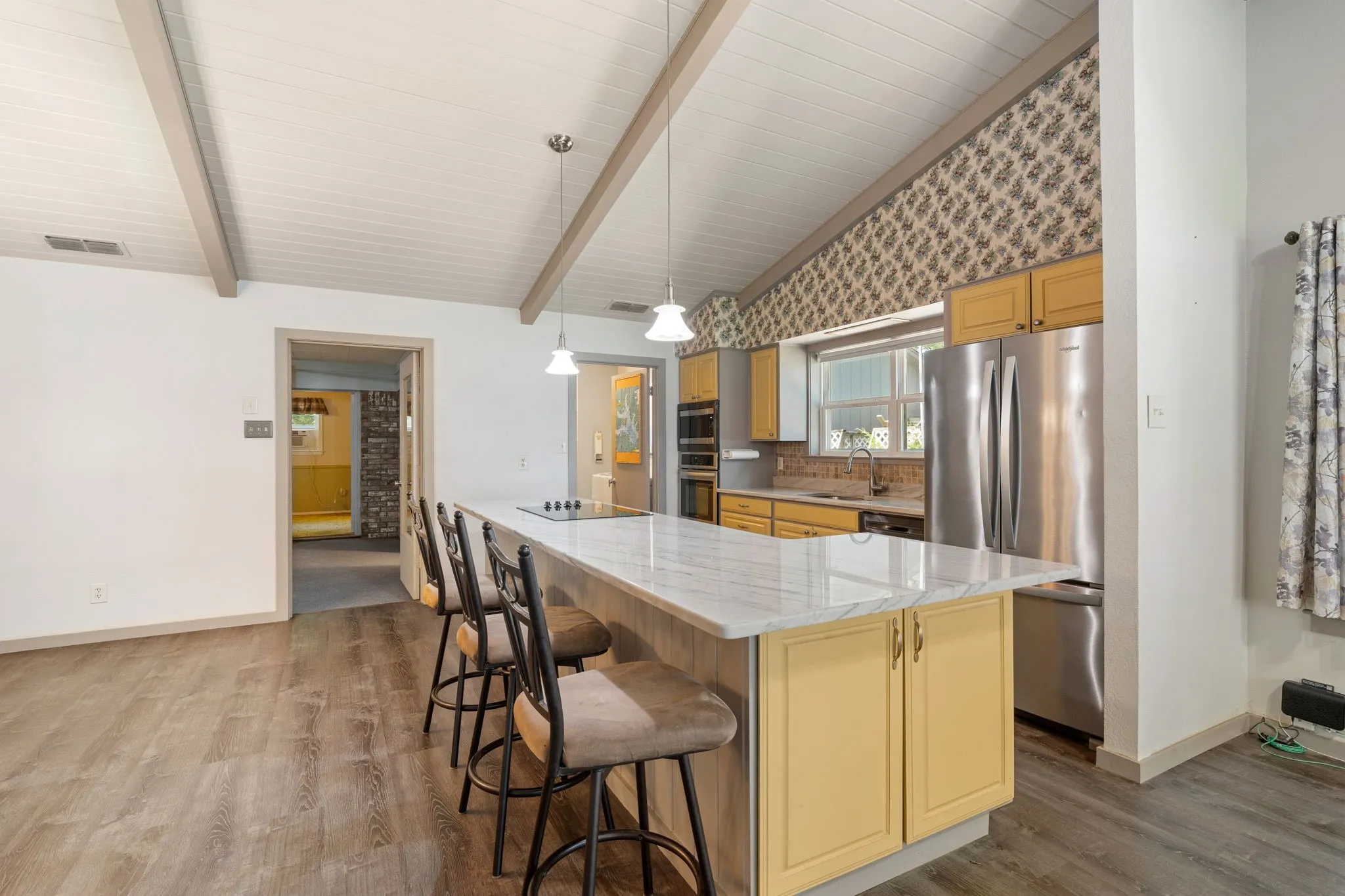 Single Family Residence For Sale in Van Zandt County , 3935 Autumn Point Drive, Wills Point, Texas 75169, 3 Bedroom, 3 Bathroom, 2 Garage spaces, 1,816 Sqft, built in 1973, mls#21332301, Real Estate Agent in Wills Point, Homes For Sale in Van Zandt county, Homes For Sale in Wills Point, Realtor in Wills Point Texas, Real Estate Brokerage Independent Realty Texas, Luminita Cordes Realtor