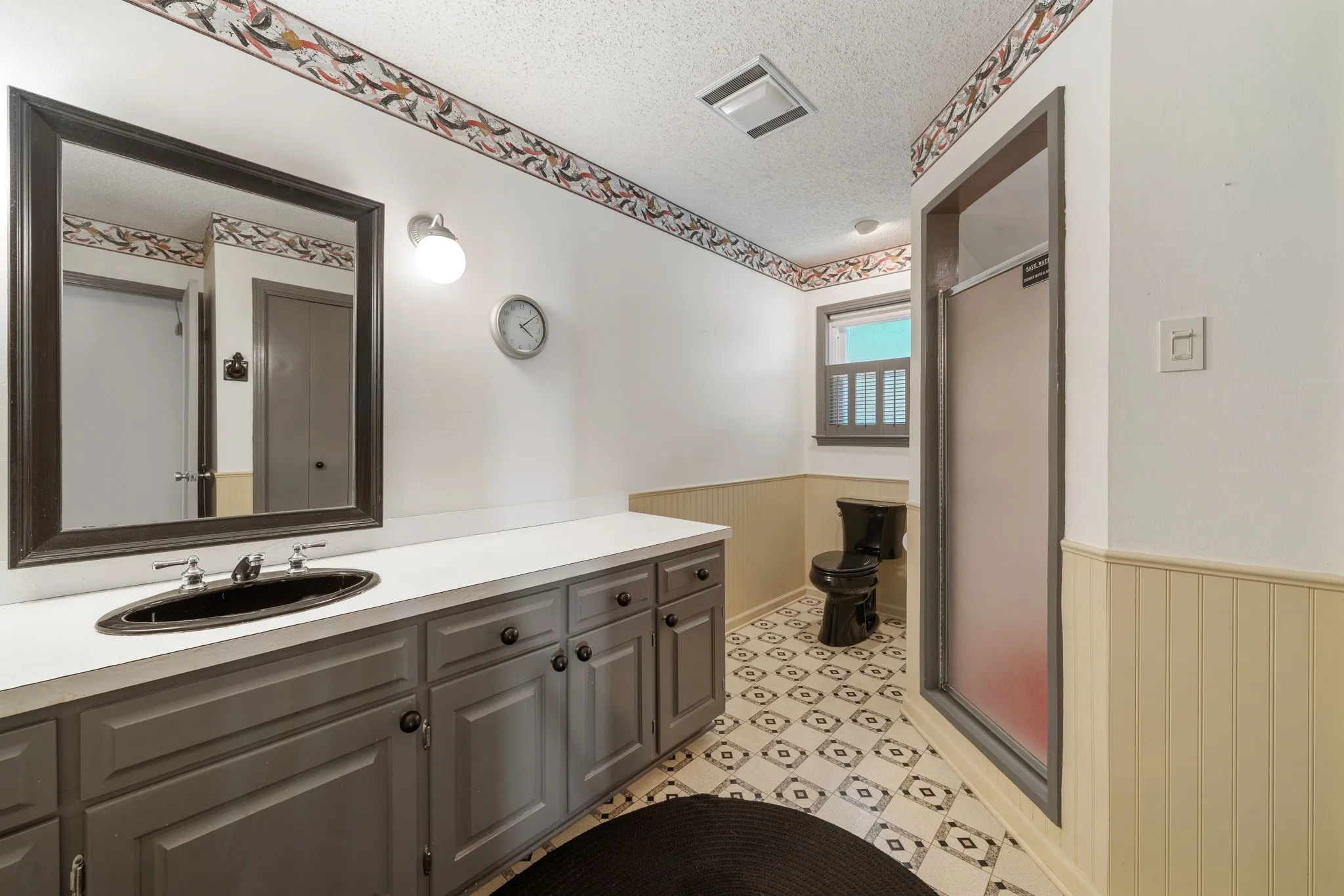 Single Family Residence For Sale in Van Zandt County , 3935 Autumn Point Drive, Wills Point, Texas 75169, 3 Bedroom, 3 Bathroom, 2 Garage spaces, 1,816 Sqft, built in 1973, mls#21332301, Real Estate Agent in Wills Point, Homes For Sale in Van Zandt county, Homes For Sale in Wills Point, Realtor in Wills Point Texas, Real Estate Brokerage Independent Realty Texas, Luminita Cordes Realtor
