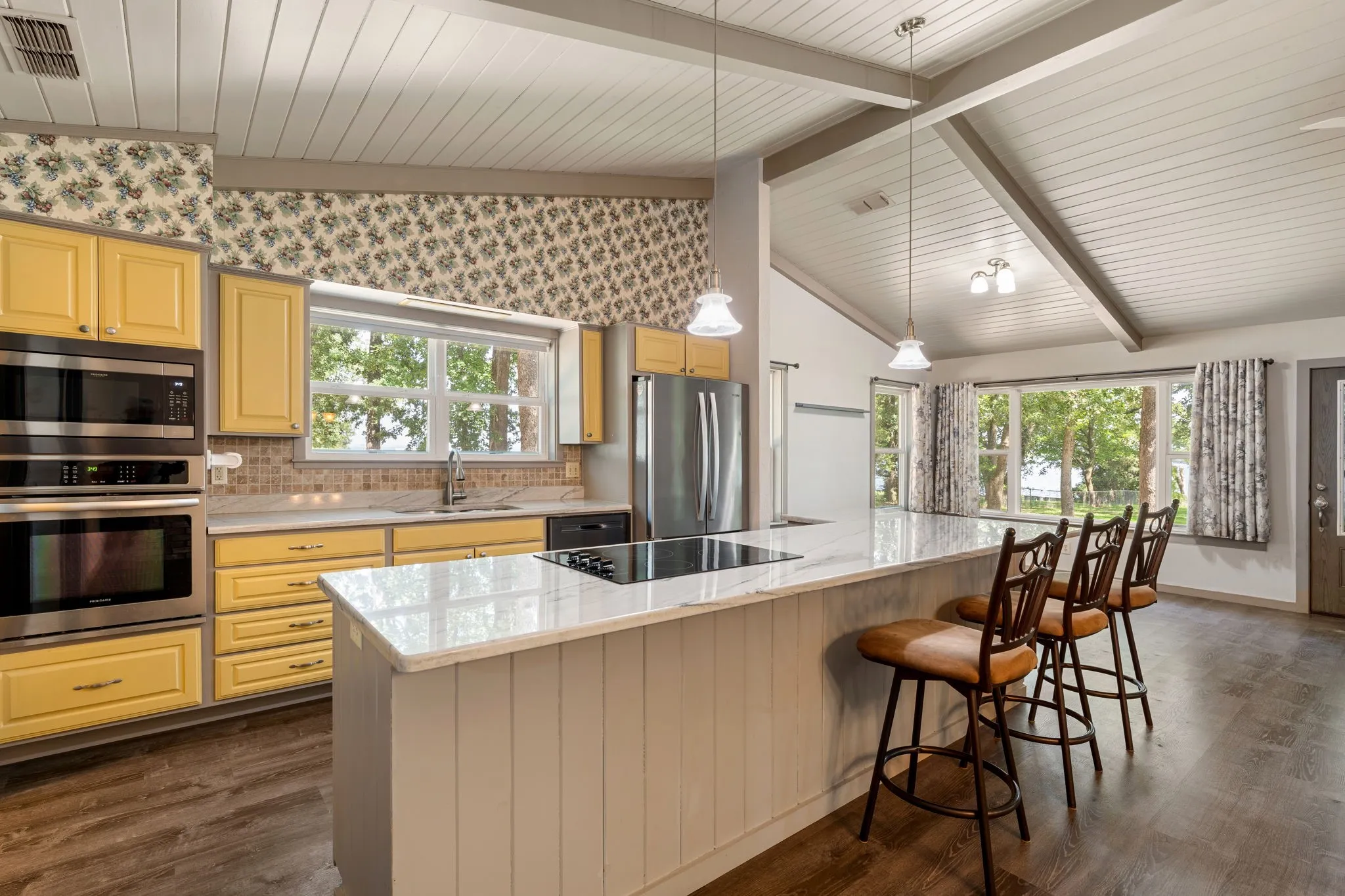 Single Family Residence For Sale in Van Zandt County , 3935 Autumn Point Drive, Wills Point, Texas 75169, 3 Bedroom, 3 Bathroom, 2 Garage spaces, 1,816 Sqft, built in 1973, mls#21332301, Real Estate Agent in Wills Point, Homes For Sale in Van Zandt county, Homes For Sale in Wills Point, Realtor in Wills Point Texas, Real Estate Brokerage Independent Realty Texas, Luminita Cordes Realtor
