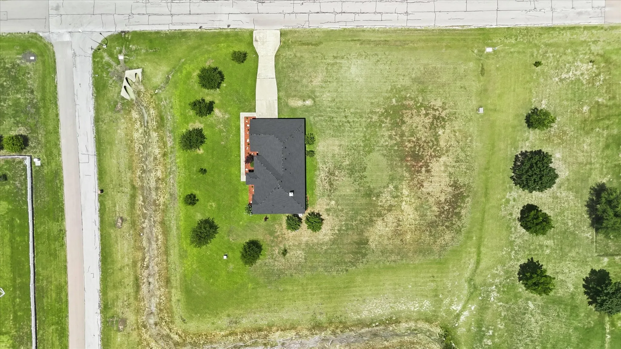 Single Family Residence For Sale in Tarrant County , 14316 Rising Spring Road, Haslet, Texas 76052, 3 Bedroom, 2 Bathroom, 2 Garage spaces, 1,872 Sqft, built in 2004, mls#21336191, Real Estate Agent in Haslet, Homes For Sale in Tarrant county, Homes For Sale in Haslet, Realtor in Haslet Texas, Real Estate Brokerage Independent Realty Texas, Luminita Cordes Realtor