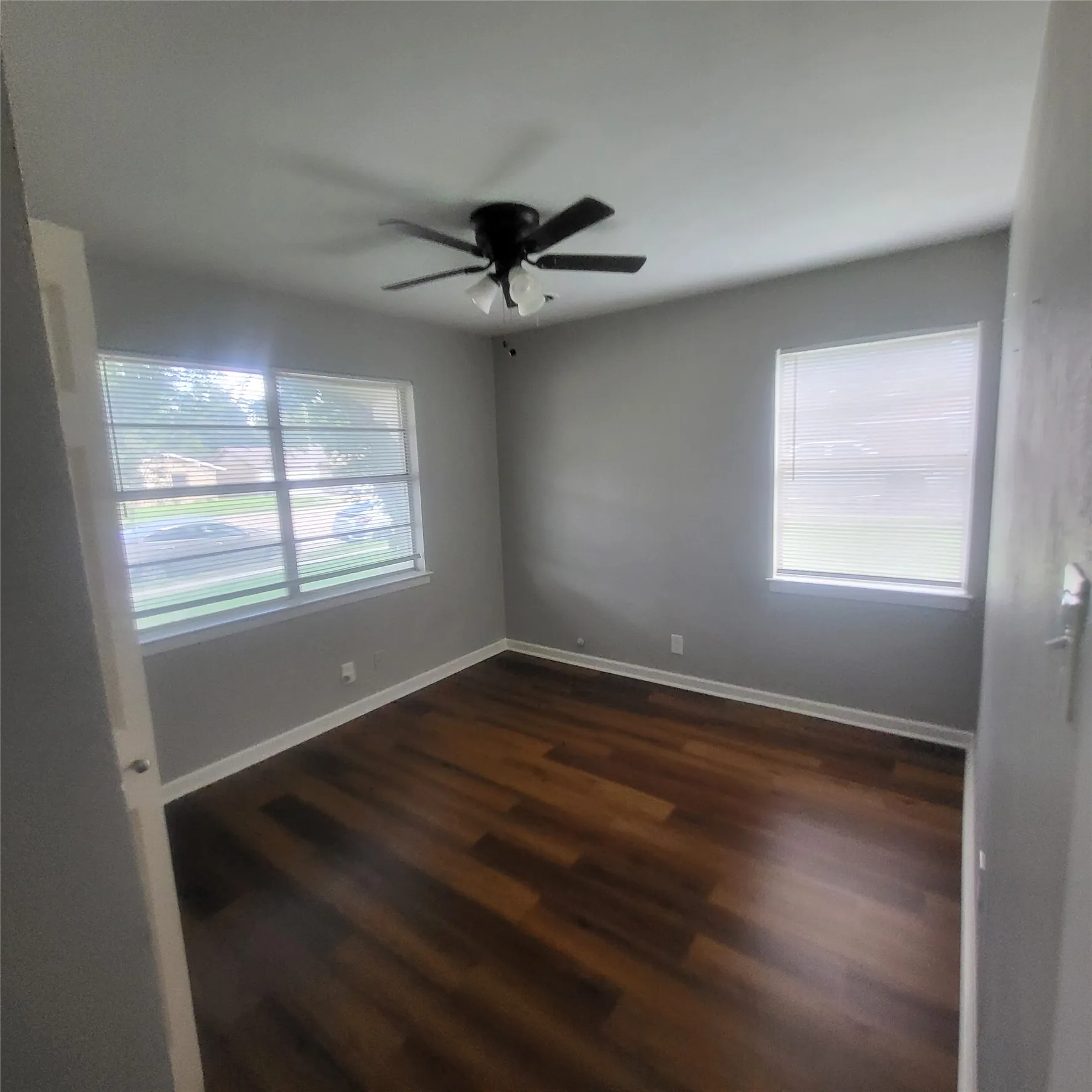 Single Family Residence For Rent in Tarrant County , 5604 Oak Grove Road, Fort Worth, Texas 76134, 4 Bedroom, 2 Bathroom, 1 Garage spaces, 1,462 Sqft, built in 1960, mls#21338868, Real Estate Agent in Fort Worth, Homes For Rent in Tarrant county, Homes For Rent in Fort Worth, Realtor in Fort Worth Texas, Real Estate Brokerage Independent Realty Texas, Luminita Cordes Realtor