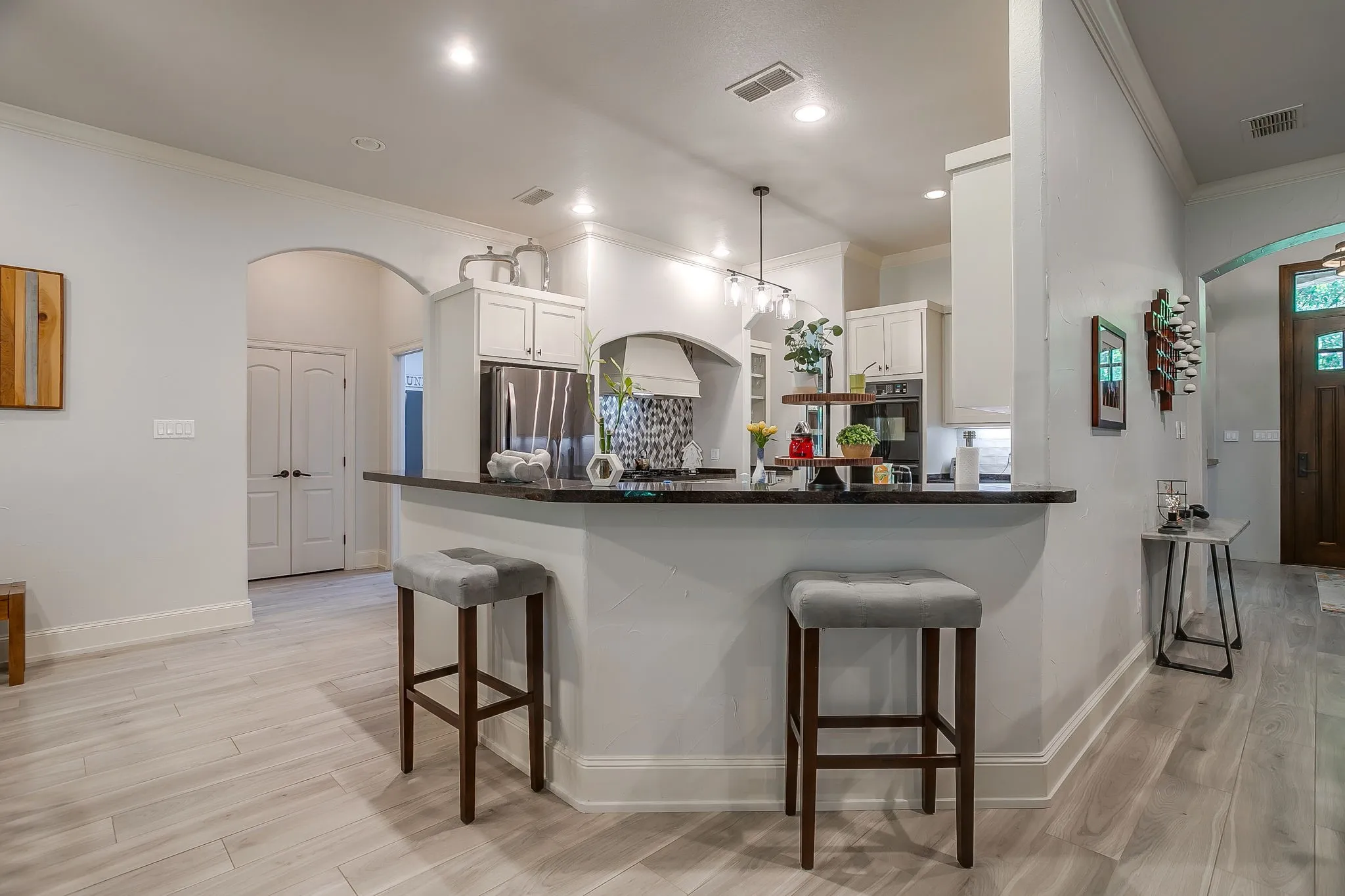 Single Family Residence For Sale in Hood County , 7406 Hampton Drive, Granbury, Texas 76049, 3 Bedroom, 2 Bathroom, 2 Garage spaces, 2,724 Sqft, built in 2003, mls#21302317, Real Estate Agent in Granbury, Homes For Sale in Hood county, Homes For Sale in Granbury, Realtor in Granbury Texas, Real Estate Brokerage Independent Realty Texas, Luminita Cordes Realtor
