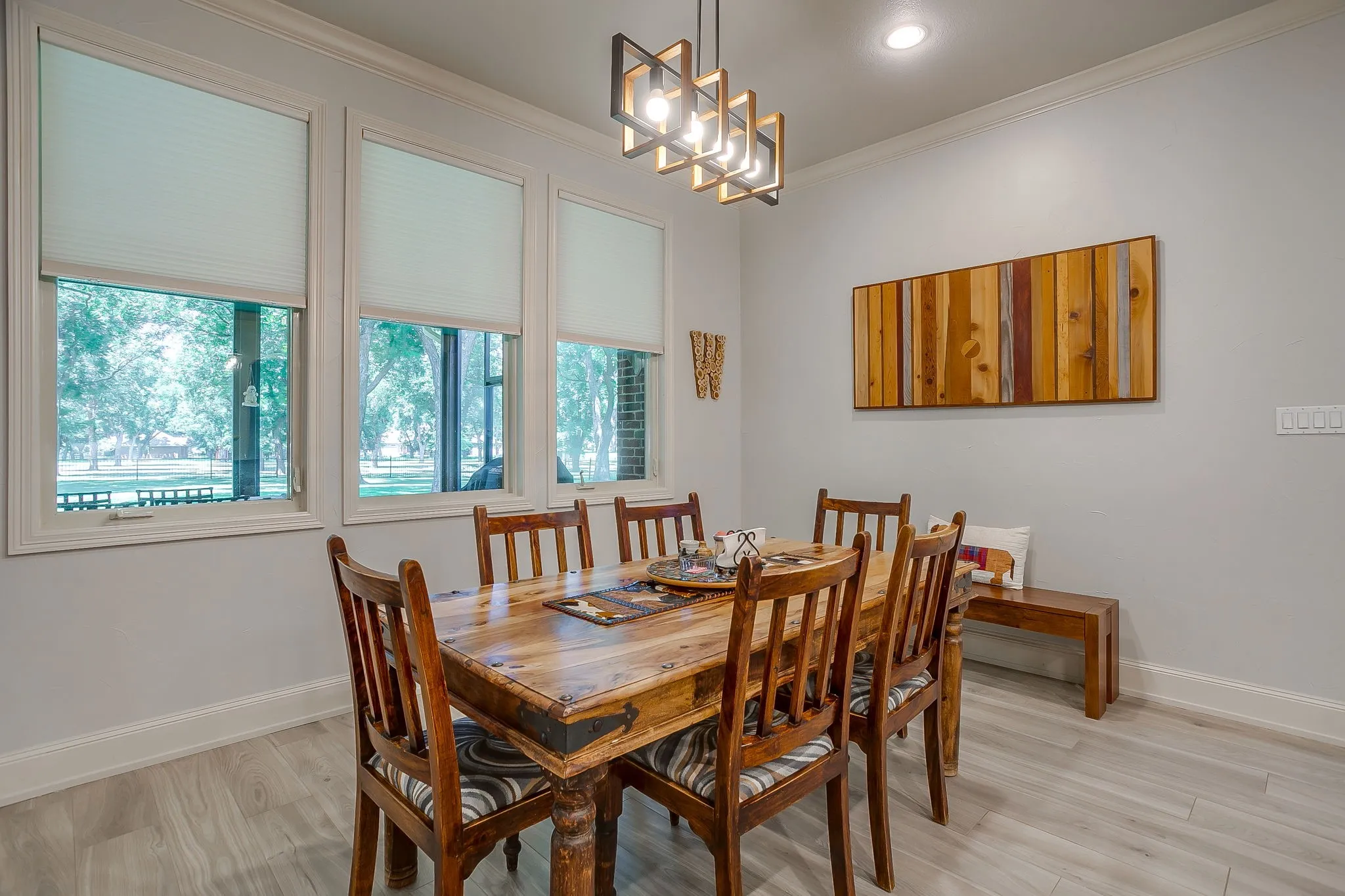 Single Family Residence For Sale in Hood County , 7406 Hampton Drive, Granbury, Texas 76049, 3 Bedroom, 2 Bathroom, 2 Garage spaces, 2,724 Sqft, built in 2003, mls#21302317, Real Estate Agent in Granbury, Homes For Sale in Hood county, Homes For Sale in Granbury, Realtor in Granbury Texas, Real Estate Brokerage Independent Realty Texas, Luminita Cordes Realtor