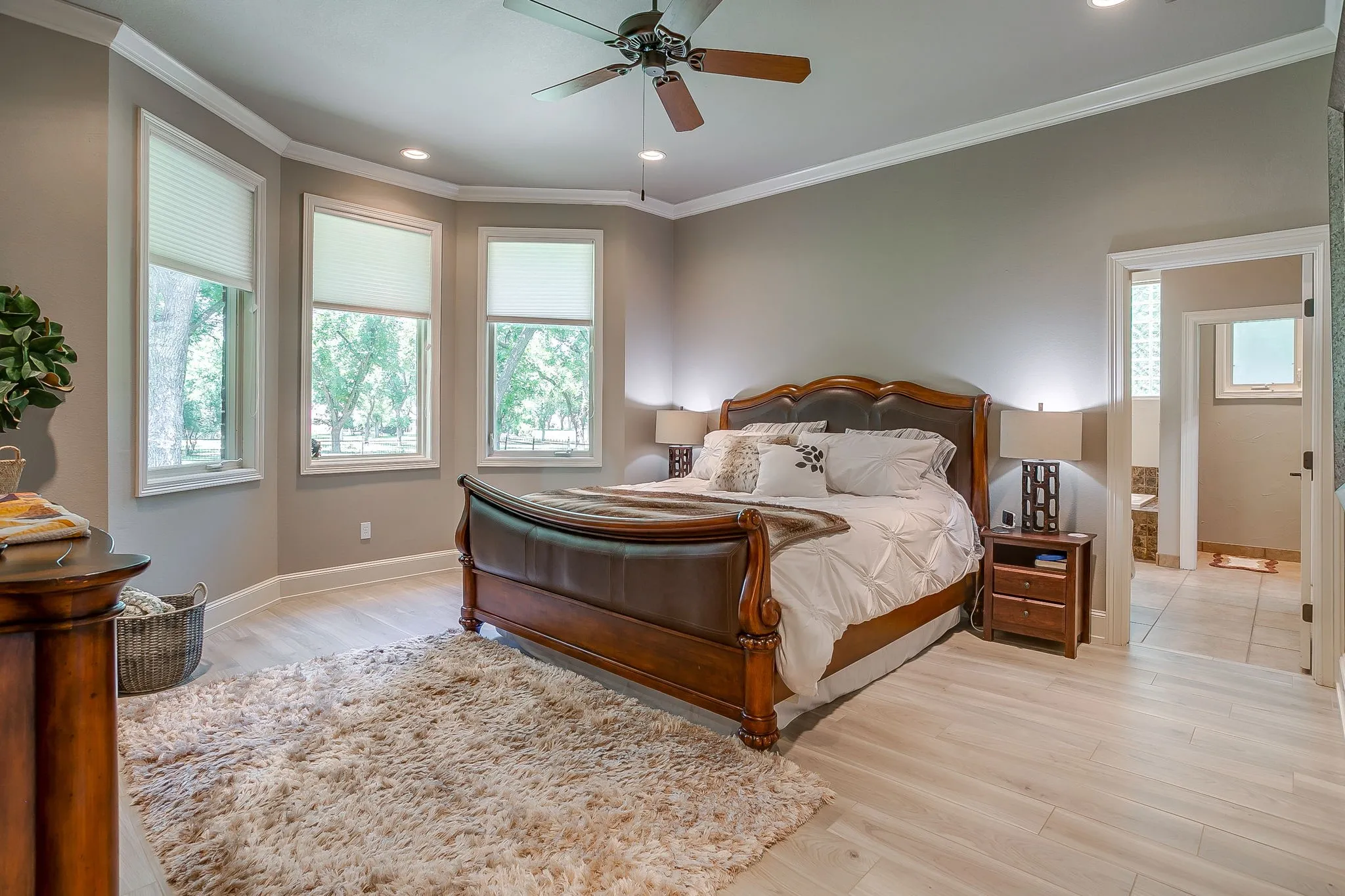 Single Family Residence For Sale in Hood County , 7406 Hampton Drive, Granbury, Texas 76049, 3 Bedroom, 2 Bathroom, 2 Garage spaces, 2,724 Sqft, built in 2003, mls#21302317, Real Estate Agent in Granbury, Homes For Sale in Hood county, Homes For Sale in Granbury, Realtor in Granbury Texas, Real Estate Brokerage Independent Realty Texas, Luminita Cordes Realtor