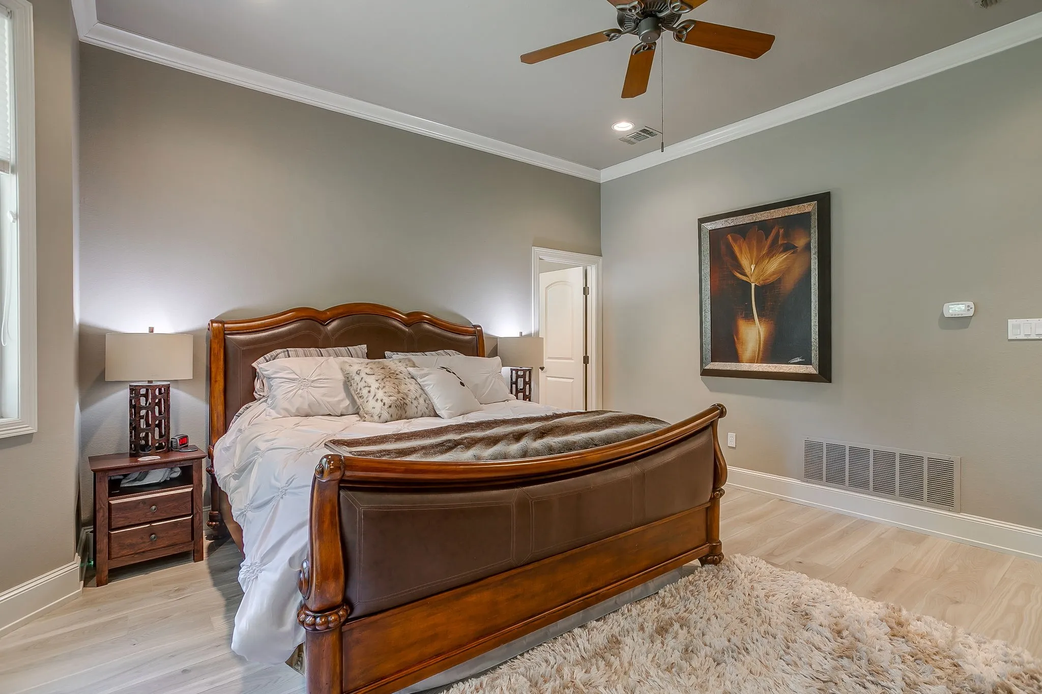 Single Family Residence For Sale in Hood County , 7406 Hampton Drive, Granbury, Texas 76049, 3 Bedroom, 2 Bathroom, 2 Garage spaces, 2,724 Sqft, built in 2003, mls#21302317, Real Estate Agent in Granbury, Homes For Sale in Hood county, Homes For Sale in Granbury, Realtor in Granbury Texas, Real Estate Brokerage Independent Realty Texas, Luminita Cordes Realtor