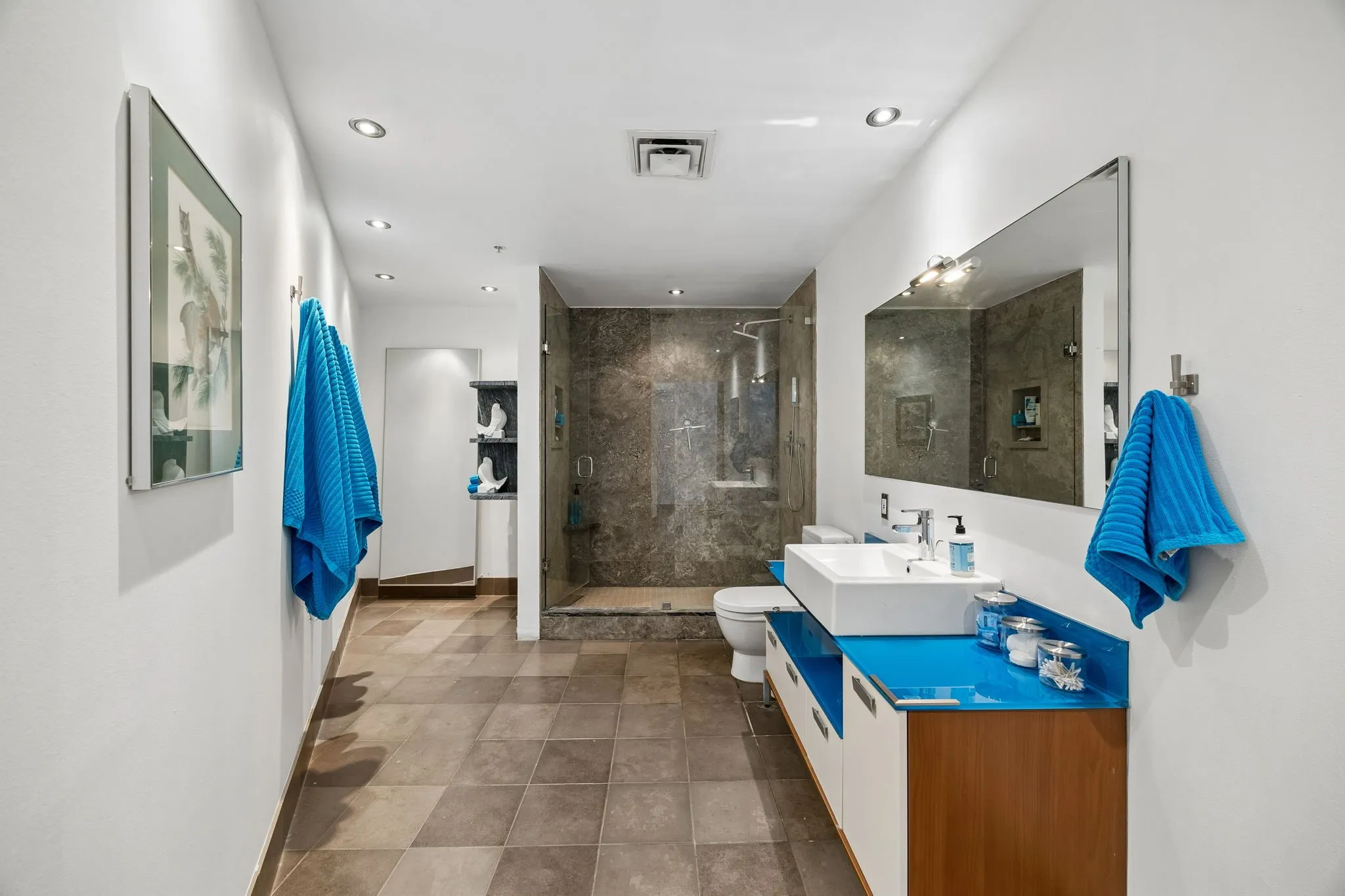 Condominium For Sale in Dallas County , 1122 Jackson Street 413, Dallas, Texas 75202, 1 Bedroom, 1 Bathroom, 1 Garage spaces, 1,420 Sqft, built in 1925, Price $315,000, mls#21332278, Real Estate Agent in Dallas, Homes For Sale in Dallas county, Homes For Sale in Dallas, Realtor in Dallas Texas, Real Estate Brokerage Independent Realty Texas, Luminita Cordes Realtor