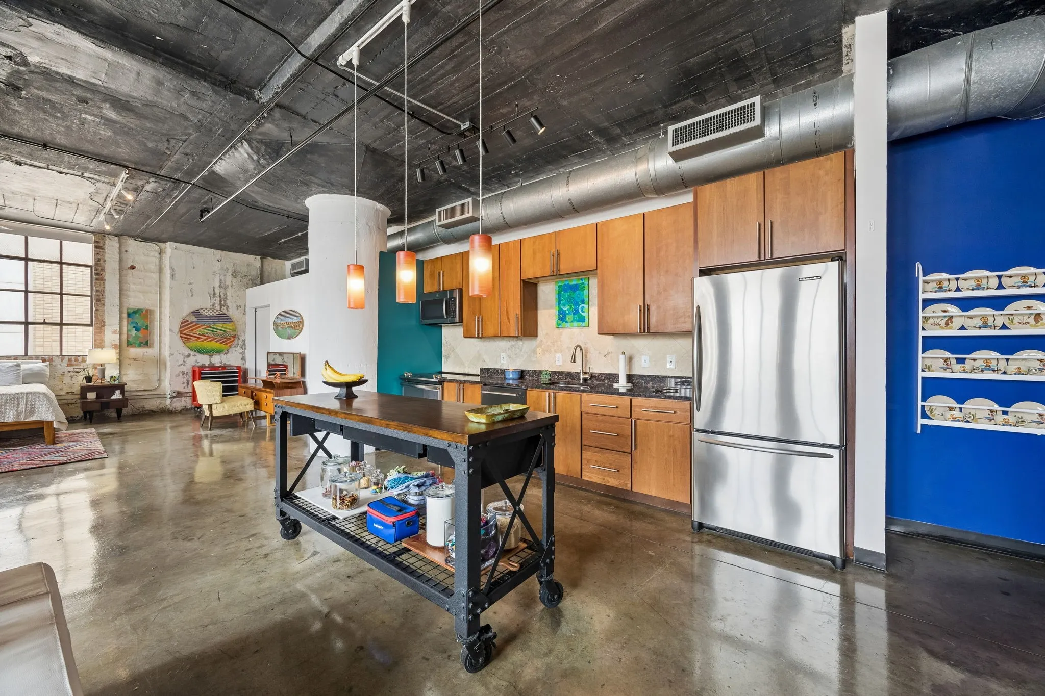 Condominium For Sale in Dallas County , 1122 Jackson Street 413, Dallas, Texas 75202, 1 Bedroom, 1 Bathroom, 1 Garage spaces, 1,420 Sqft, built in 1925, Price $315,000, mls#21332278, Real Estate Agent in Dallas, Homes For Sale in Dallas county, Homes For Sale in Dallas, Realtor in Dallas Texas, Real Estate Brokerage Independent Realty Texas, Luminita Cordes Realtor