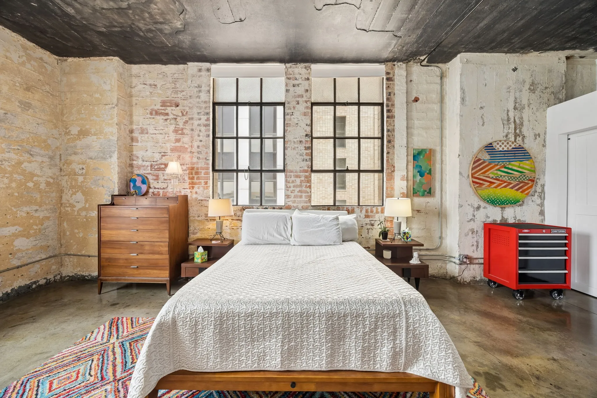Condominium For Sale in Dallas County , 1122 Jackson Street 413, Dallas, Texas 75202, 1 Bedroom, 1 Bathroom, 1 Garage spaces, 1,420 Sqft, built in 1925, Price $315,000, mls#21332278, Real Estate Agent in Dallas, Homes For Sale in Dallas county, Homes For Sale in Dallas, Realtor in Dallas Texas, Real Estate Brokerage Independent Realty Texas, Luminita Cordes Realtor
