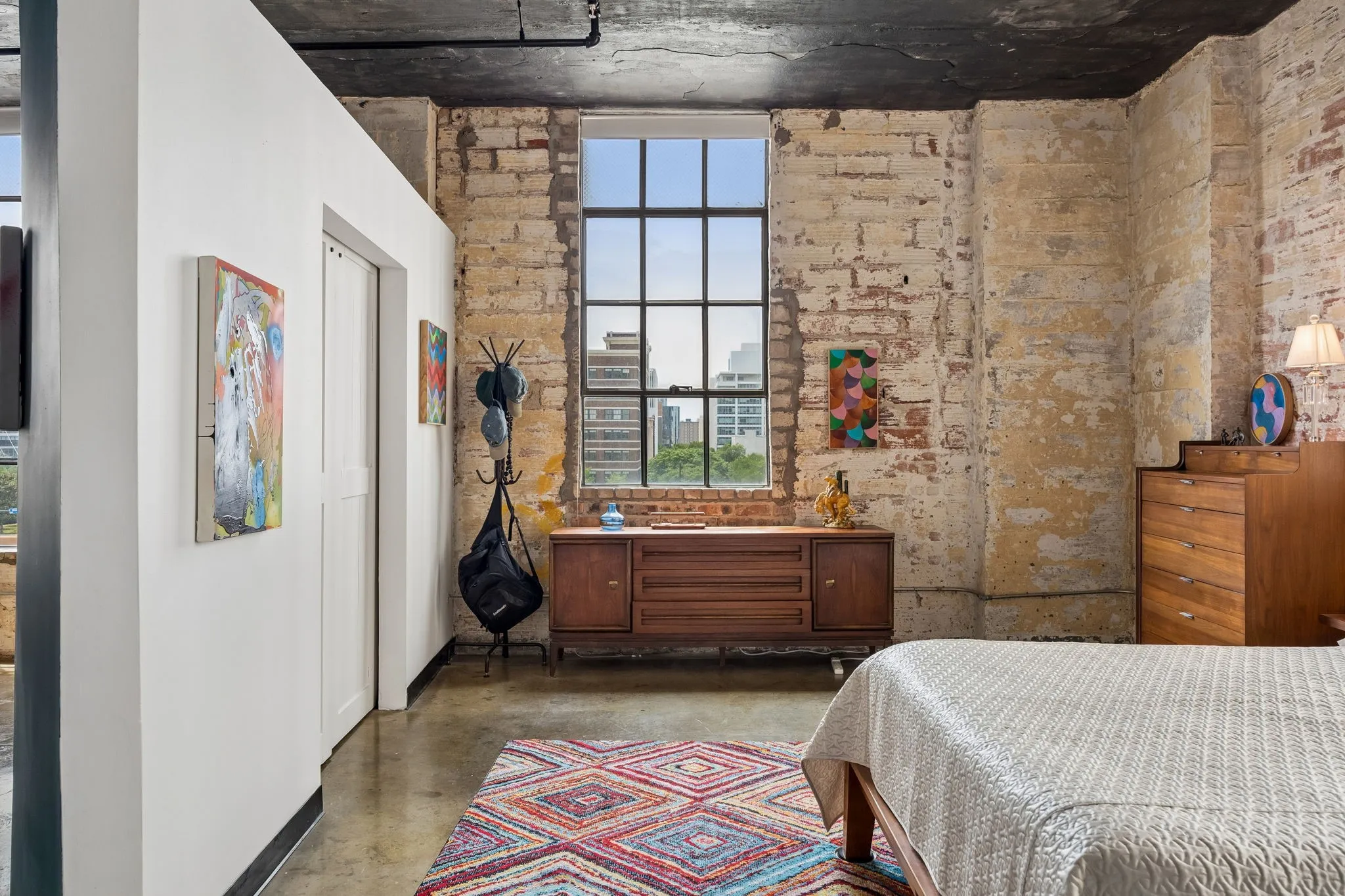 Condominium For Sale in Dallas County , 1122 Jackson Street 413, Dallas, Texas 75202, 1 Bedroom, 1 Bathroom, 1 Garage spaces, 1,420 Sqft, built in 1925, Price $315,000, mls#21332278, Real Estate Agent in Dallas, Homes For Sale in Dallas county, Homes For Sale in Dallas, Realtor in Dallas Texas, Real Estate Brokerage Independent Realty Texas, Luminita Cordes Realtor