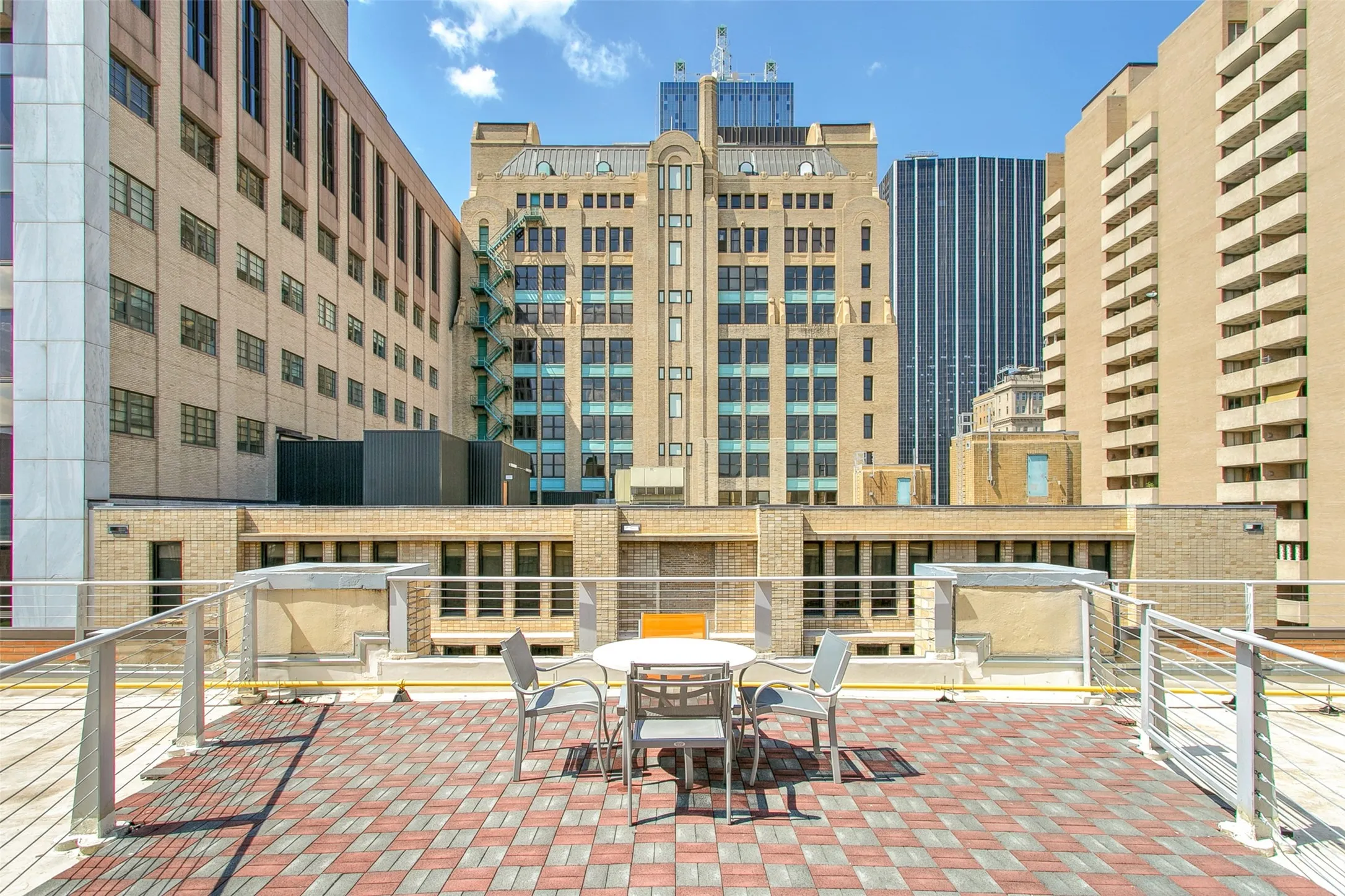 Condominium For Sale in Dallas County , 1122 Jackson Street 413, Dallas, Texas 75202, 1 Bedroom, 1 Bathroom, 1 Garage spaces, 1,420 Sqft, built in 1925, Price $315,000, mls#21332278, Real Estate Agent in Dallas, Homes For Sale in Dallas county, Homes For Sale in Dallas, Realtor in Dallas Texas, Real Estate Brokerage Independent Realty Texas, Luminita Cordes Realtor