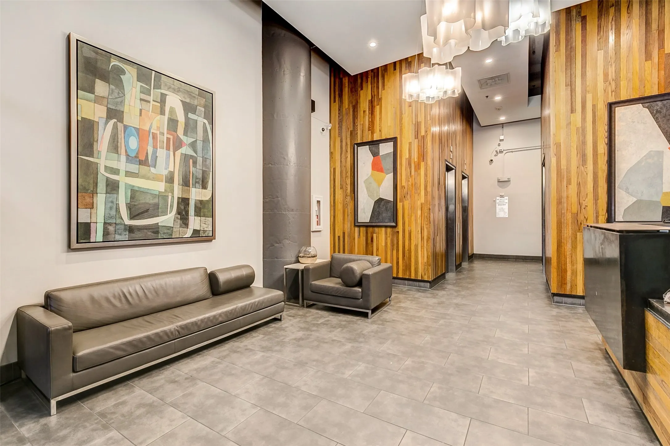 Condominium For Sale in Dallas County , 1122 Jackson Street 413, Dallas, Texas 75202, 1 Bedroom, 1 Bathroom, 1 Garage spaces, 1,420 Sqft, built in 1925, Price $315,000, mls#21332278, Real Estate Agent in Dallas, Homes For Sale in Dallas county, Homes For Sale in Dallas, Realtor in Dallas Texas, Real Estate Brokerage Independent Realty Texas, Luminita Cordes Realtor