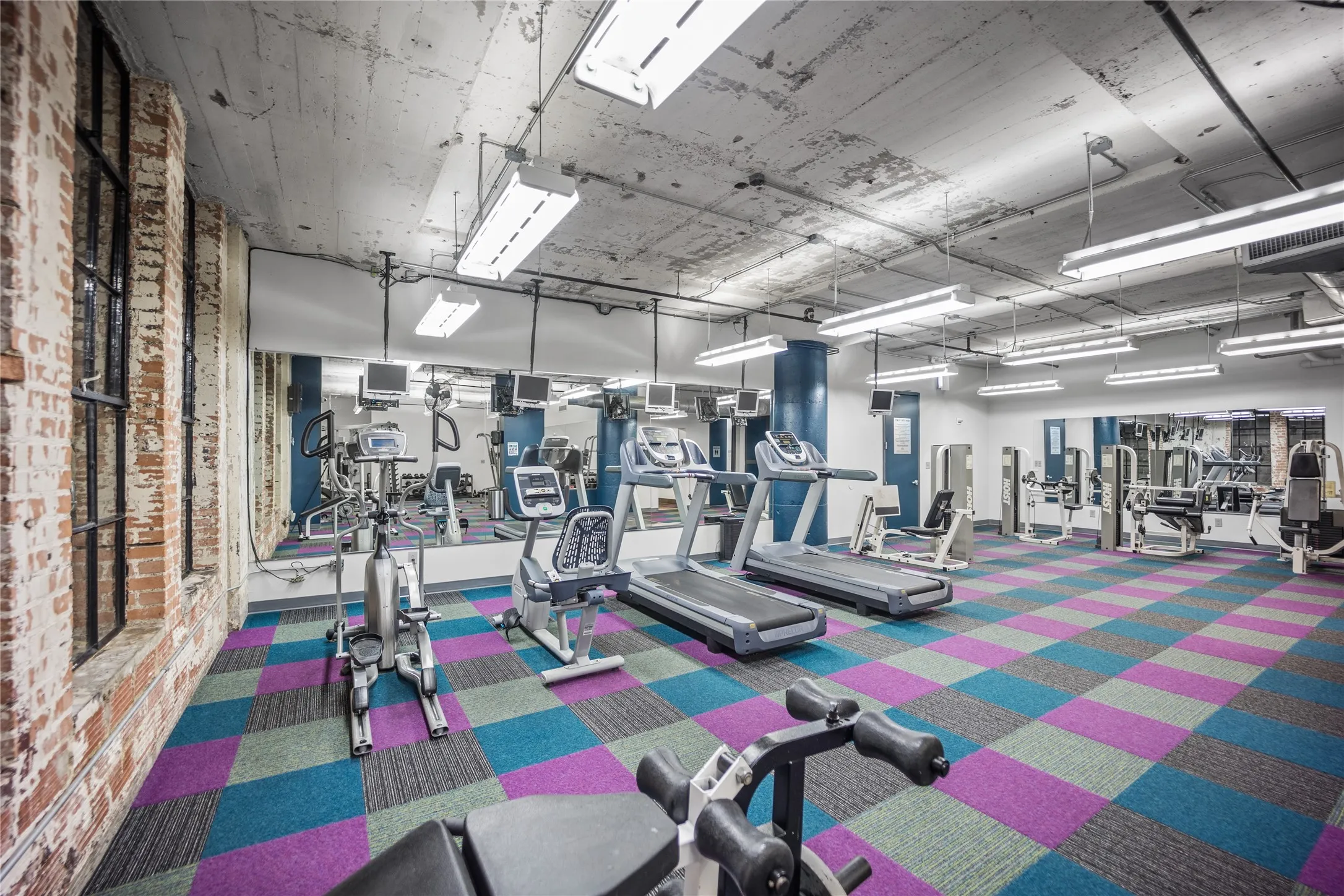 Condominium For Sale in Dallas County , 1122 Jackson Street 413, Dallas, Texas 75202, 1 Bedroom, 1 Bathroom, 1 Garage spaces, 1,420 Sqft, built in 1925, Price $315,000, mls#21332278, Real Estate Agent in Dallas, Homes For Sale in Dallas county, Homes For Sale in Dallas, Realtor in Dallas Texas, Real Estate Brokerage Independent Realty Texas, Luminita Cordes Realtor