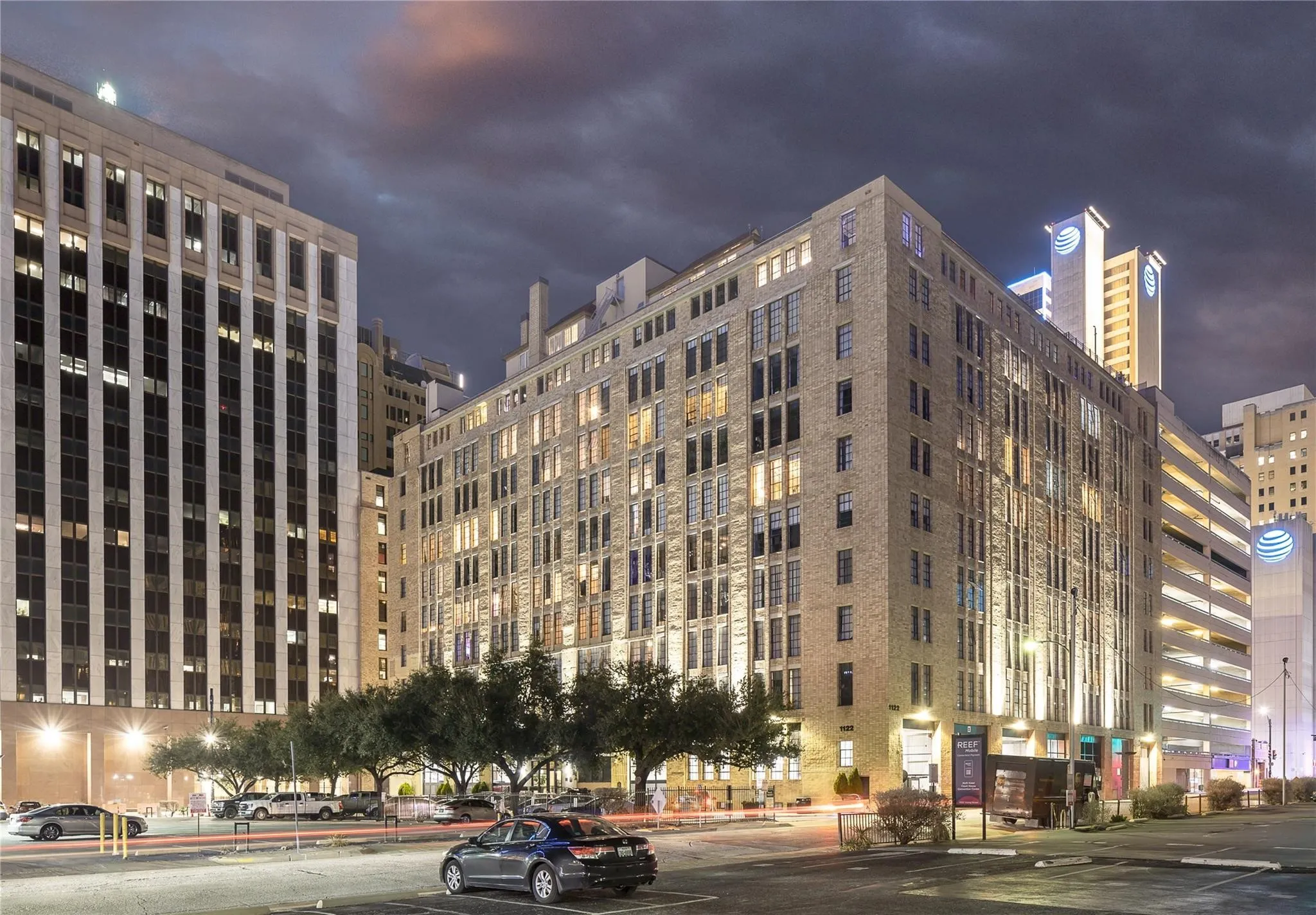 Condominium For Sale in Dallas County , 1122 Jackson Street 413, Dallas, Texas 75202, 1 Bedroom, 1 Bathroom, 1 Garage spaces, 1,420 Sqft, built in 1925, Price $315,000, mls#21332278, Real Estate Agent in Dallas, Homes For Sale in Dallas county, Homes For Sale in Dallas, Realtor in Dallas Texas, Real Estate Brokerage Independent Realty Texas, Luminita Cordes Realtor