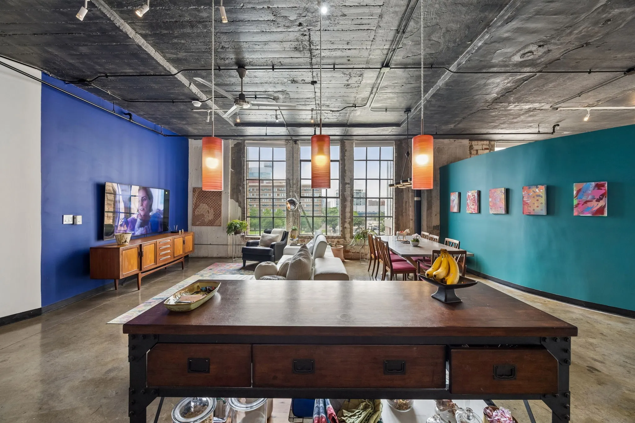 Condominium For Sale in Dallas County , 1122 Jackson Street 413, Dallas, Texas 75202, 1 Bedroom, 1 Bathroom, 1 Garage spaces, 1,420 Sqft, built in 1925, Price $315,000, mls#21332278, Real Estate Agent in Dallas, Homes For Sale in Dallas county, Homes For Sale in Dallas, Realtor in Dallas Texas, Real Estate Brokerage Independent Realty Texas, Luminita Cordes Realtor