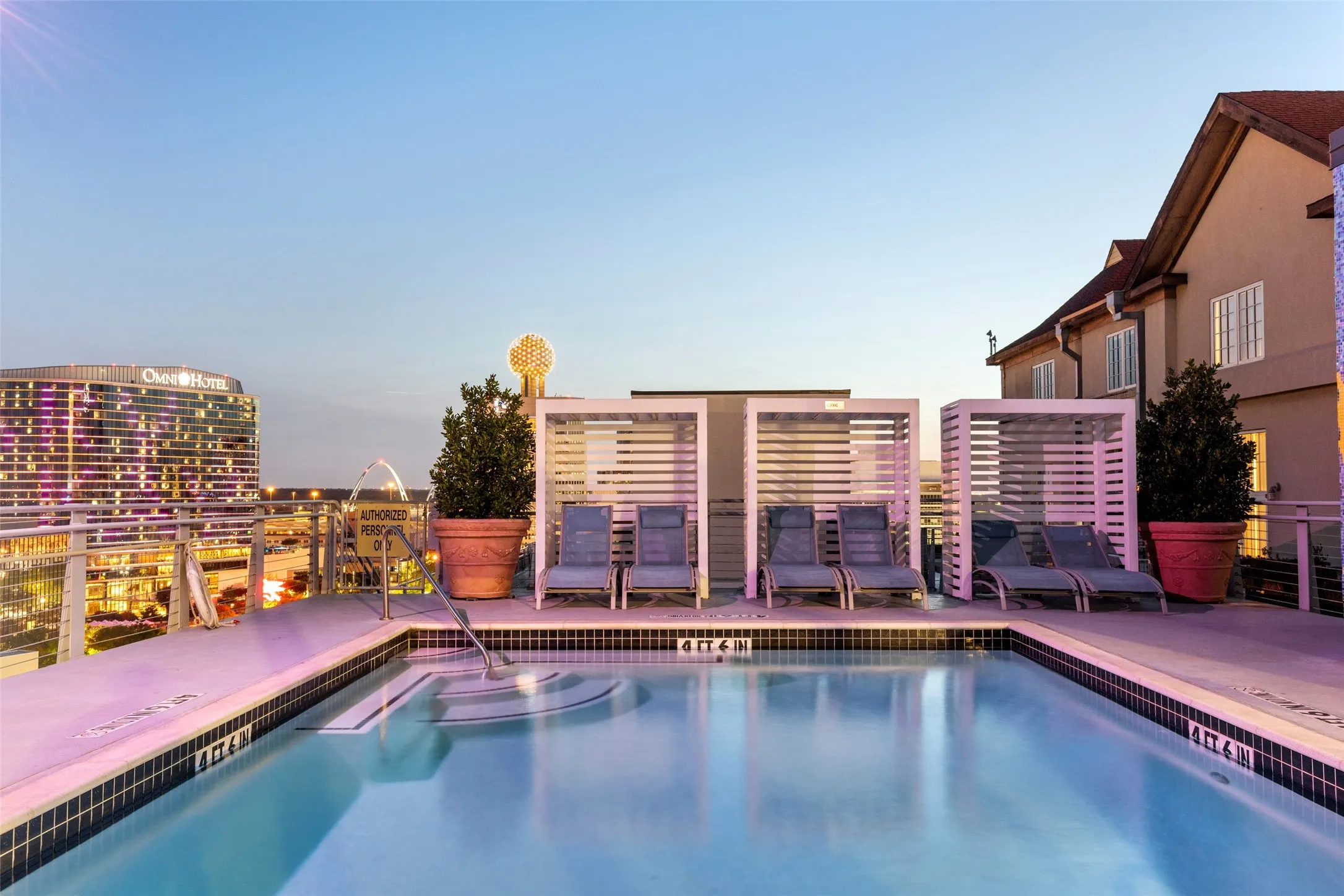 Condominium For Sale in Dallas County , 1122 Jackson Street 413, Dallas, Texas 75202, 1 Bedroom, 1 Bathroom, 1 Garage spaces, 1,420 Sqft, built in 1925, Price $315,000, mls#21332278, Real Estate Agent in Dallas, Homes For Sale in Dallas county, Homes For Sale in Dallas, Realtor in Dallas Texas, Real Estate Brokerage Independent Realty Texas, Luminita Cordes Realtor
