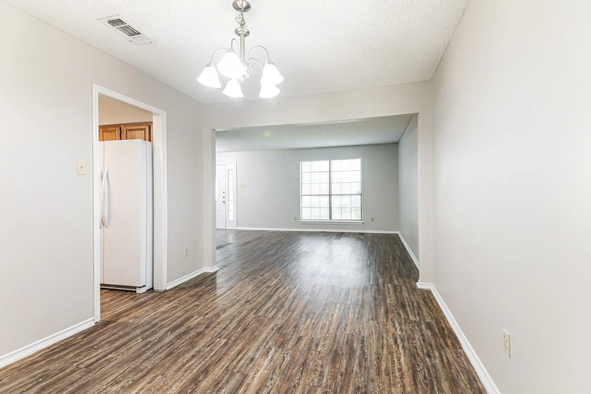 Single Family Residence For Rent in Dallas County , 1403 Bradford Place, Mesquite, Texas 75149, 4 Bedroom, 3 Bathroom, 2 Garage spaces, 2,448 Sqft, built in 1987, mls#21338871, Real Estate Agent in Mesquite, Homes For Rent in Dallas county, Homes For Rent in Mesquite, Realtor in Mesquite Texas, Real Estate Brokerage Independent Realty Texas, Luminita Cordes Realtor