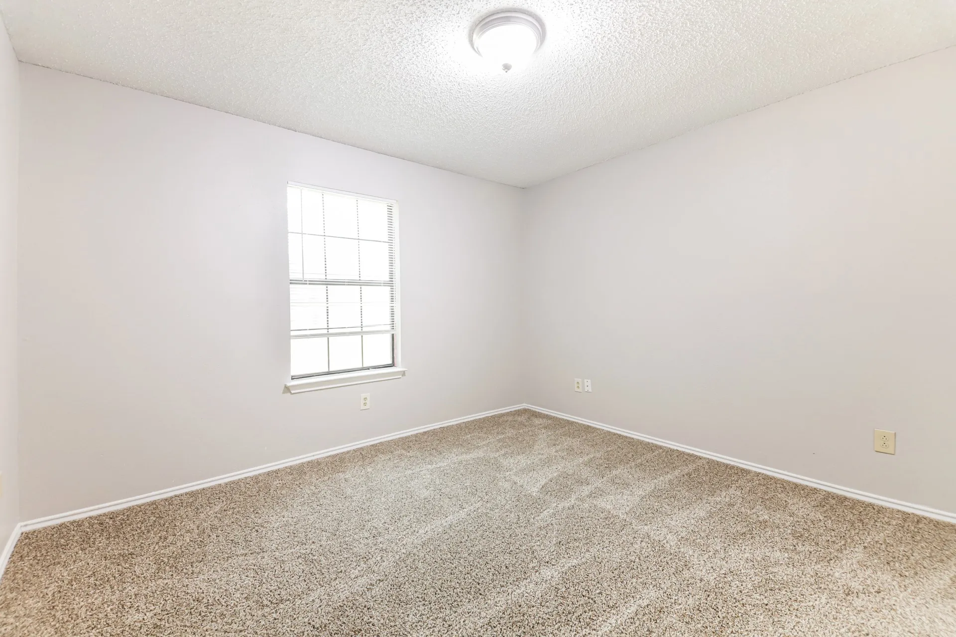Single Family Residence For Rent in Dallas County , 1403 Bradford Place, Mesquite, Texas 75149, 4 Bedroom, 3 Bathroom, 2 Garage spaces, 2,448 Sqft, built in 1987, mls#21338871, Real Estate Agent in Mesquite, Homes For Rent in Dallas county, Homes For Rent in Mesquite, Realtor in Mesquite Texas, Real Estate Brokerage Independent Realty Texas, Luminita Cordes Realtor
