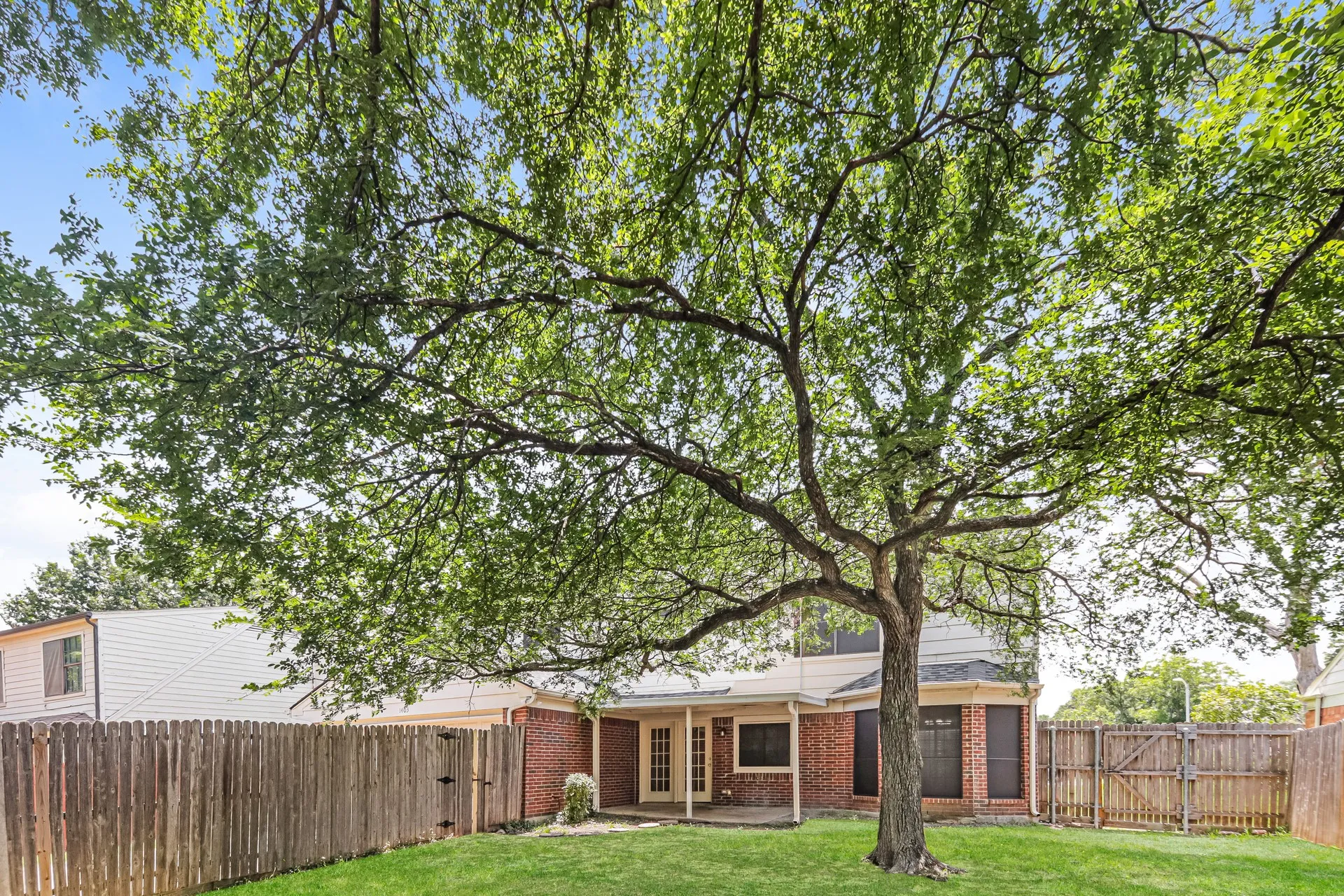Single Family Residence For Rent in Dallas County , 1403 Bradford Place, Mesquite, Texas 75149, 4 Bedroom, 3 Bathroom, 2 Garage spaces, 2,448 Sqft, built in 1987, mls#21338871, Real Estate Agent in Mesquite, Homes For Rent in Dallas county, Homes For Rent in Mesquite, Realtor in Mesquite Texas, Real Estate Brokerage Independent Realty Texas, Luminita Cordes Realtor