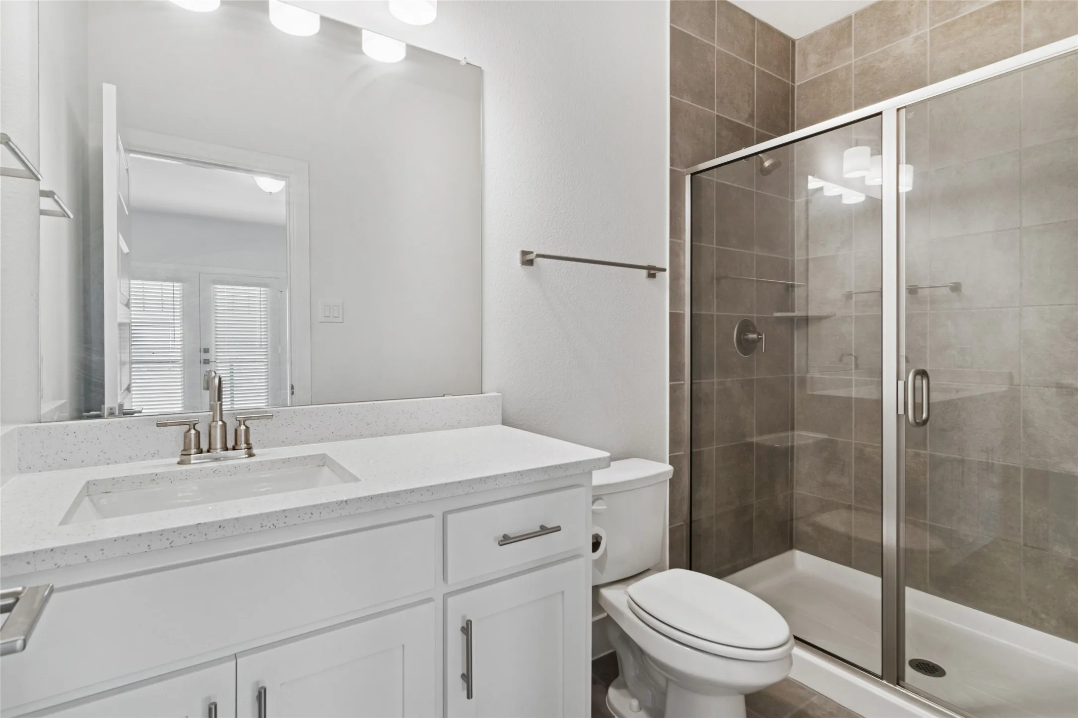 Single Family Residence For Rent in Dallas County , 714 Resort Drive, Rowlett, Texas 75088, 3 Bedroom, 4 Bathroom, 2 Garage spaces, 2,281 Sqft, built in 2023, mls#21333752, Real Estate Agent in Rowlett, Homes For Rent in Dallas county, Homes For Rent in Rowlett, Realtor in Rowlett Texas, Real Estate Brokerage Independent Realty Texas, Luminita Cordes Realtor