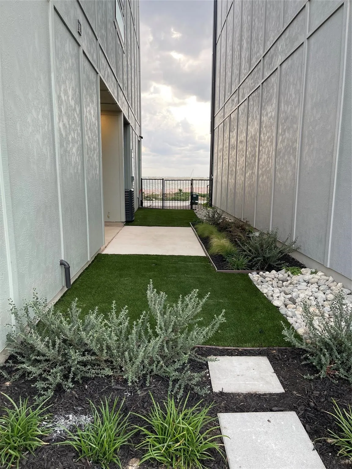 COVERED PATIO OPENS TO SIDE YARD