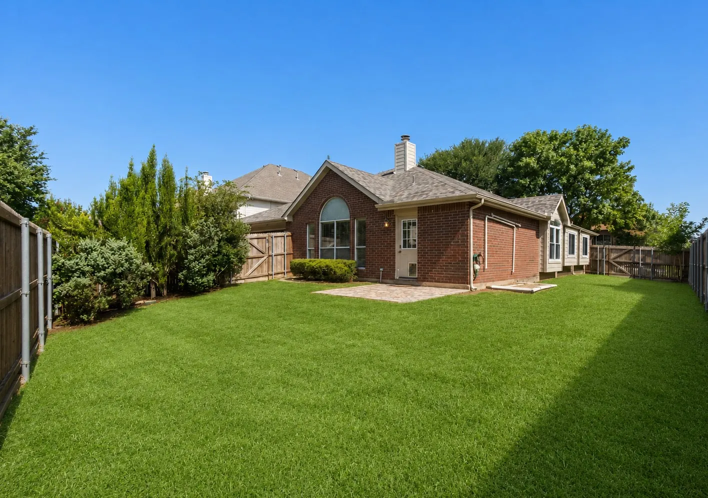 Single Family Residence For Sale in Collin County , 1818 Lake Tawakoni Drive, Allen, Texas 75002, 4 Bedroom, 2 Bathroom, 2 Garage spaces, 2,283 Sqft, built in 2001, mls#21310561, Real Estate Agent in Allen, Homes For Sale in Collin county, Homes For Sale in Allen, Realtor in Allen Texas, Real Estate Brokerage Independent Realty Texas, Luminita Cordes Realtor