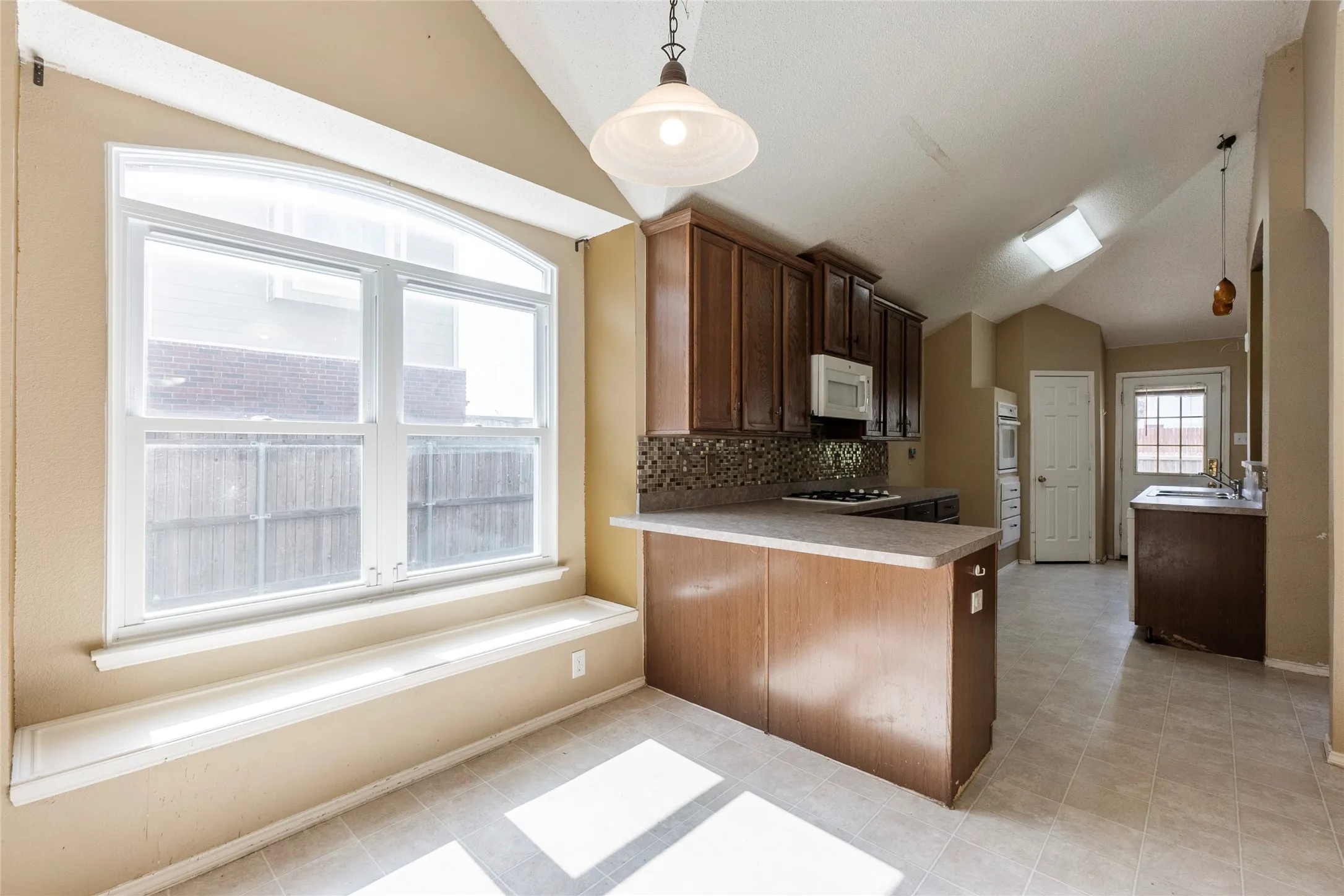 Single Family Residence For Sale in Collin County , 1818 Lake Tawakoni Drive, Allen, Texas 75002, 4 Bedroom, 2 Bathroom, 2 Garage spaces, 2,283 Sqft, built in 2001, mls#21310561, Real Estate Agent in Allen, Homes For Sale in Collin county, Homes For Sale in Allen, Realtor in Allen Texas, Real Estate Brokerage Independent Realty Texas, Luminita Cordes Realtor