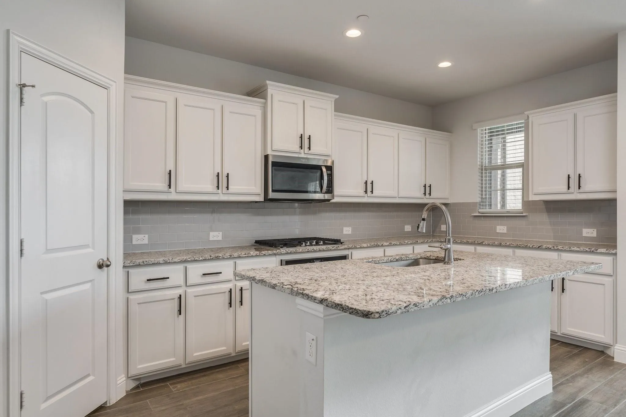 Single Family Residence For Rent in Tarrant County , 6805 Andrew Drive, North Richland Hills, Texas 76180, 3 Bedroom, 3 Bathroom, 2 Garage spaces, 1,773 Sqft, built in 2021, mls#21338850, Real Estate Agent in North Richland Hills, Homes For Rent in Tarrant county, Homes For Rent in North Richland Hills, Realtor in North Richland Hills Texas, Real Estate Brokerage Independent Realty Texas, Luminita Cordes Realtor