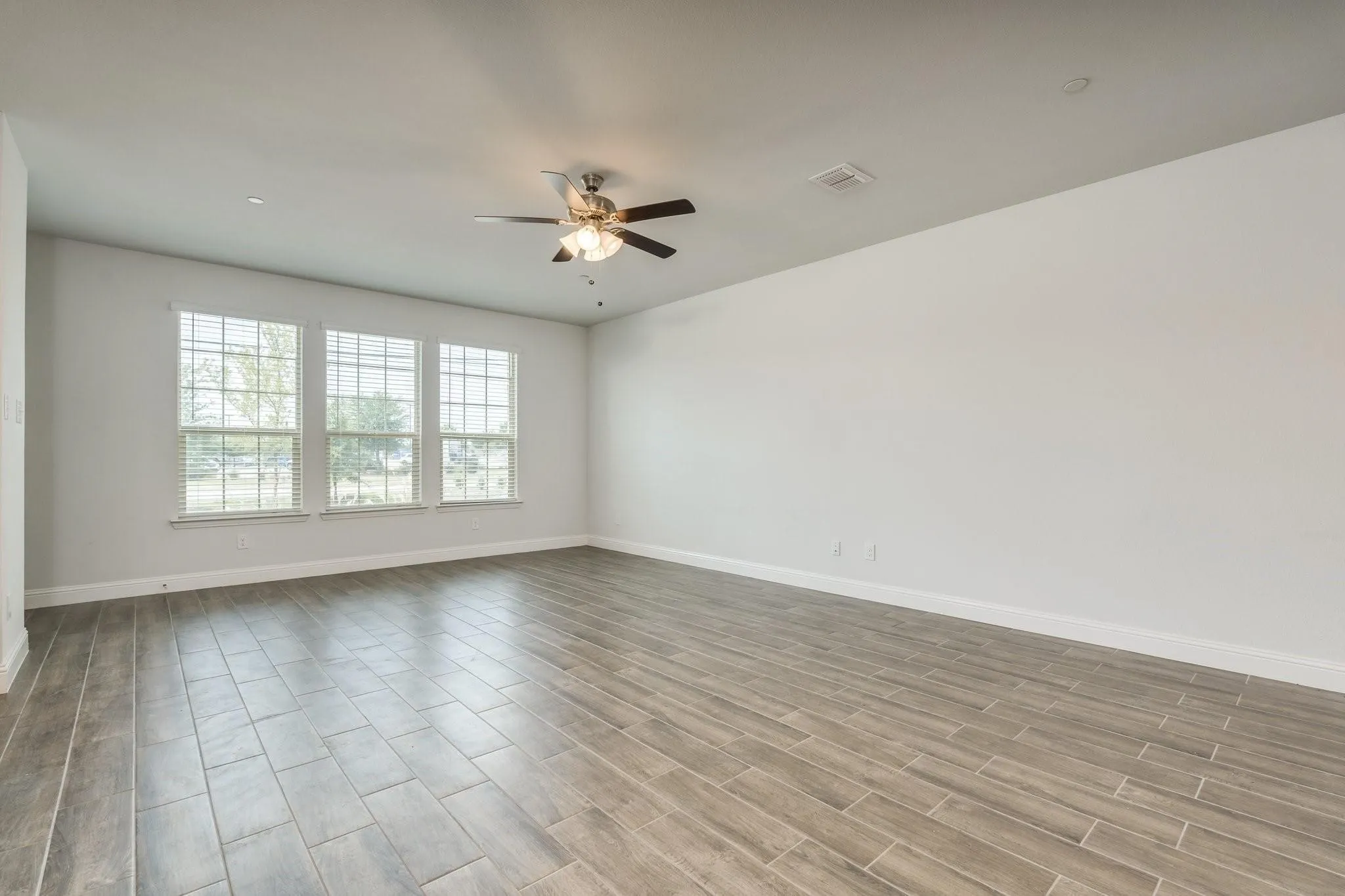 Single Family Residence For Rent in Tarrant County , 6805 Andrew Drive, North Richland Hills, Texas 76180, 3 Bedroom, 3 Bathroom, 2 Garage spaces, 1,773 Sqft, built in 2021, mls#21338850, Real Estate Agent in North Richland Hills, Homes For Rent in Tarrant county, Homes For Rent in North Richland Hills, Realtor in North Richland Hills Texas, Real Estate Brokerage Independent Realty Texas, Luminita Cordes Realtor