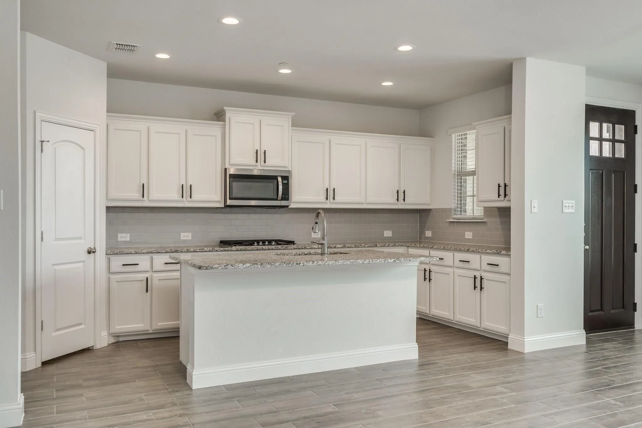 Single Family Residence For Rent in Tarrant County , 6805 Andrew Drive, North Richland Hills, Texas 76180, 3 Bedroom, 3 Bathroom, 2 Garage spaces, 1,773 Sqft, built in 2021, mls#21338850, Real Estate Agent in North Richland Hills, Homes For Rent in Tarrant county, Homes For Rent in North Richland Hills, Realtor in North Richland Hills Texas, Real Estate Brokerage Independent Realty Texas, Luminita Cordes Realtor