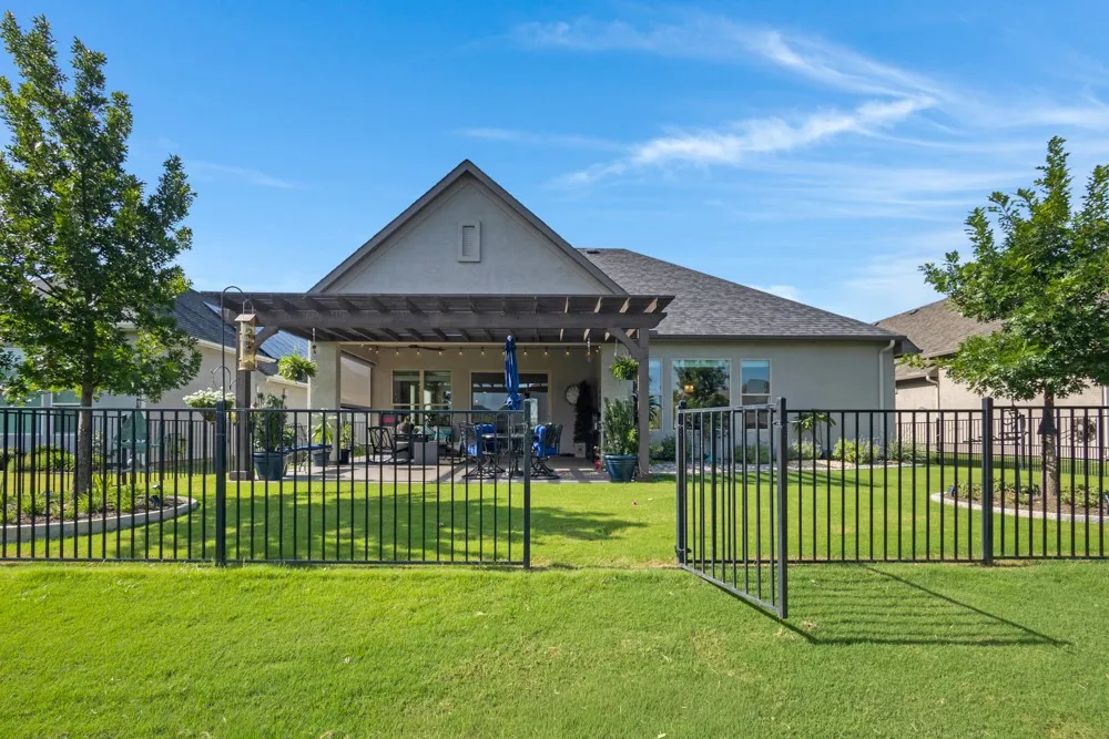 Single Family Residence For Sale in Denton County , 9604 Siltstone Drive, Denton, Texas 76207, 2 Bedroom, 3 Bathroom, 2 Garage spaces, 1,967 Sqft, built in 2021, mls#21333734, Real Estate Agent in Denton, Homes For Sale in Denton county, Homes For Sale in Denton, Realtor in Denton Texas, Real Estate Brokerage Independent Realty Texas, Luminita Cordes Realtor