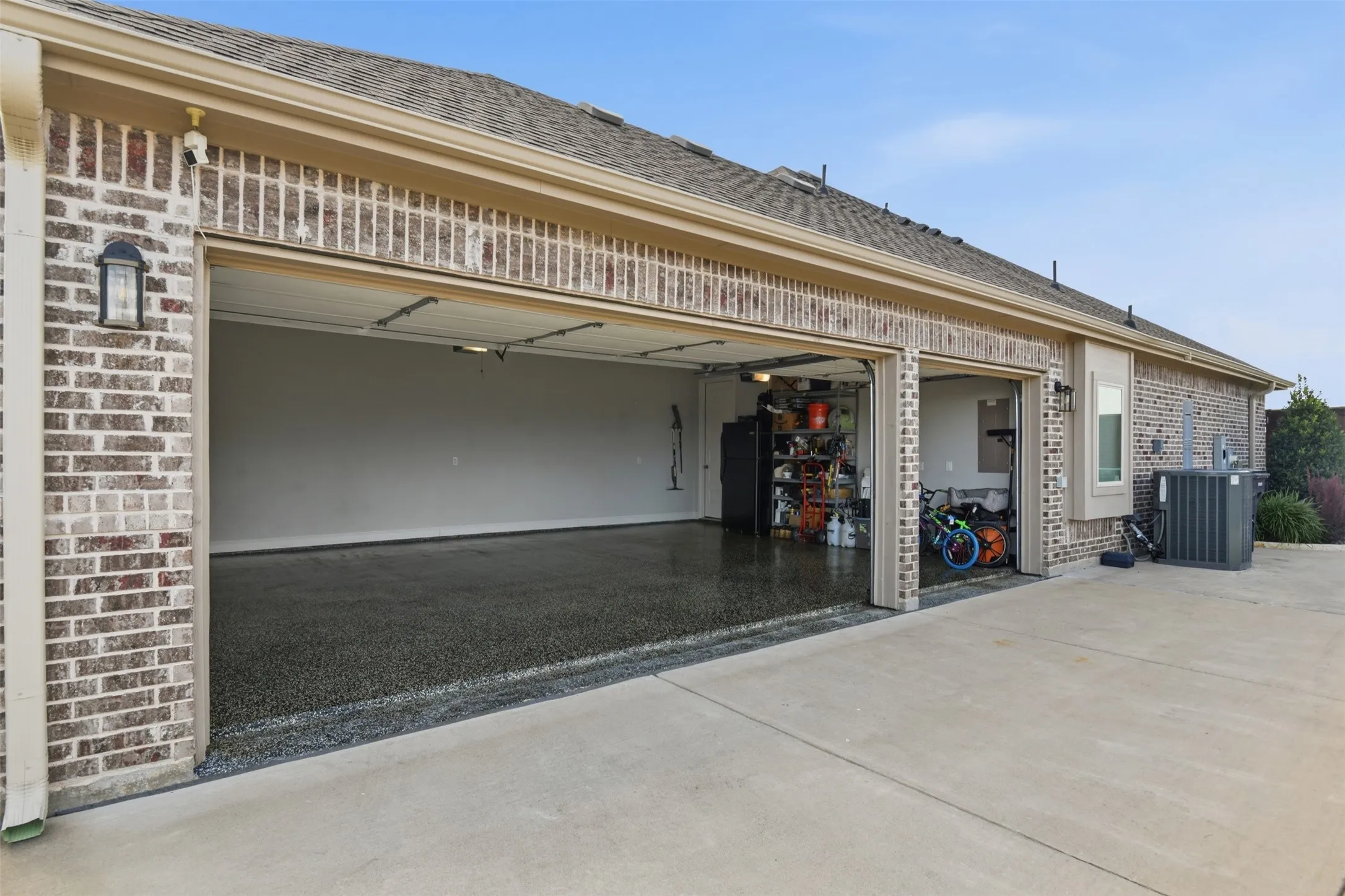 Single Family Residence For Sale in Collin County , 6309 Starr Drive, Mc Kinney, Texas 75071, 4 Bedroom, 2 Bathroom, 3 Garage spaces, 2,238 Sqft, built in 2021, mls#21335673, Real Estate Agent in Mc Kinney, Homes For Sale in Collin county, Homes For Sale in Mc Kinney, Realtor in Mc Kinney Texas, Real Estate Brokerage Independent Realty Texas, Luminita Cordes Realtor
