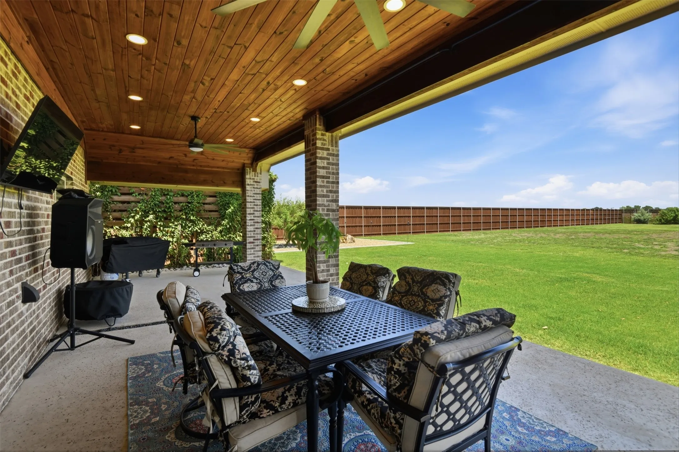 Single Family Residence For Sale in Collin County , 6309 Starr Drive, Mc Kinney, Texas 75071, 4 Bedroom, 2 Bathroom, 3 Garage spaces, 2,238 Sqft, built in 2021, mls#21335673, Real Estate Agent in Mc Kinney, Homes For Sale in Collin county, Homes For Sale in Mc Kinney, Realtor in Mc Kinney Texas, Real Estate Brokerage Independent Realty Texas, Luminita Cordes Realtor