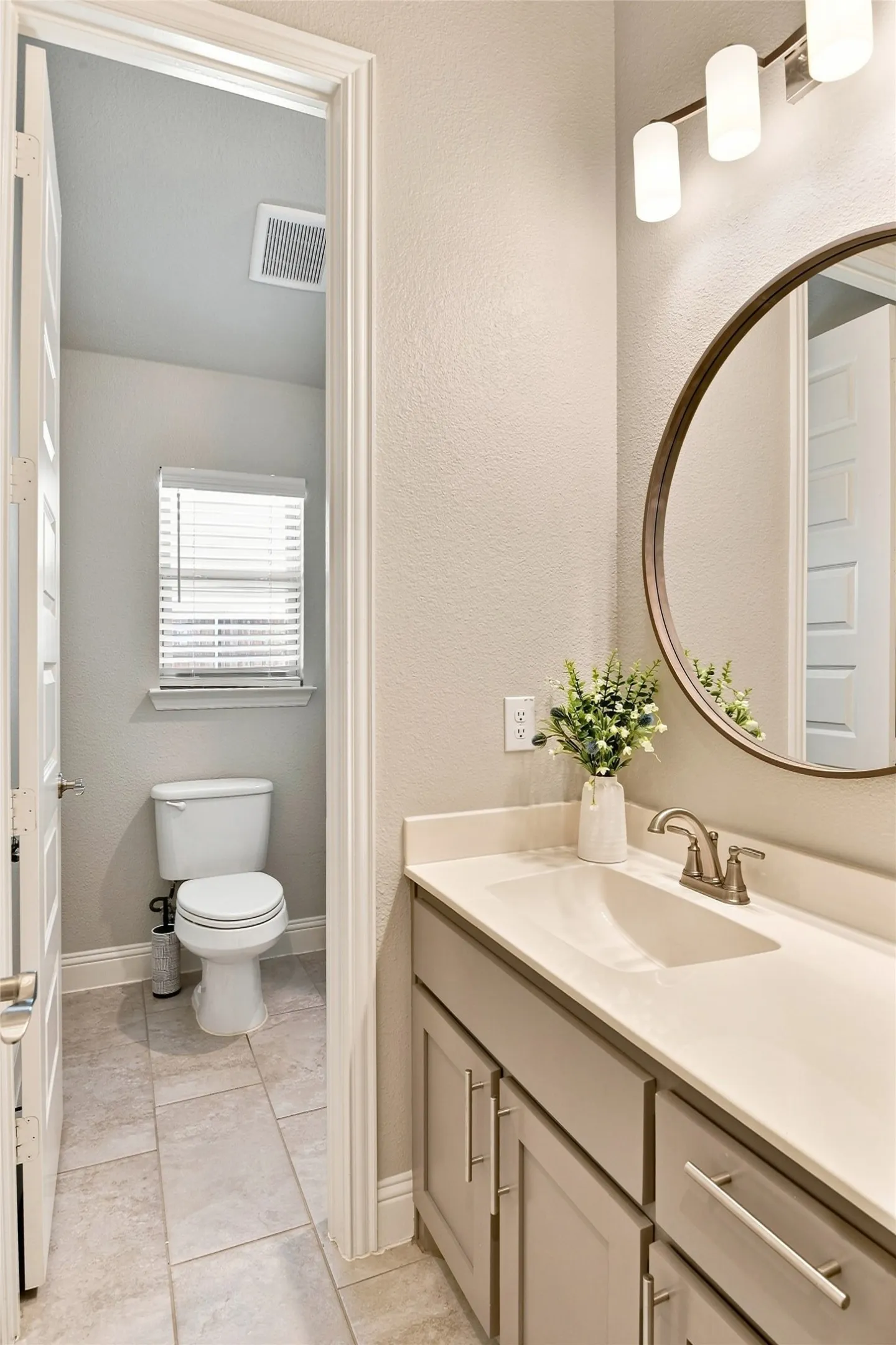Single Family Residence For Sale in Collin County , 6309 Starr Drive, Mc Kinney, Texas 75071, 4 Bedroom, 2 Bathroom, 3 Garage spaces, 2,238 Sqft, built in 2021, mls#21335673, Real Estate Agent in Mc Kinney, Homes For Sale in Collin county, Homes For Sale in Mc Kinney, Realtor in Mc Kinney Texas, Real Estate Brokerage Independent Realty Texas, Luminita Cordes Realtor