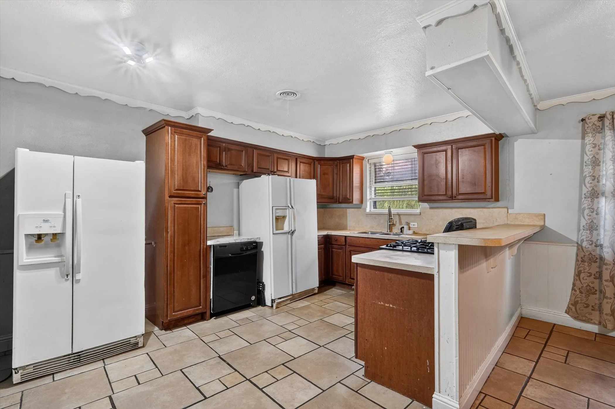 Single Family Residence For Sale in Dallas County , 1029 S Bryan Street, Mesquite, Texas 75149, 4 Bedroom, 2 Bathroom, Garage spaces, 1,906 Sqft, built in 1957, mls#21338670, Real Estate Agent in Mesquite, Homes For Sale in Dallas county, Homes For Sale in Mesquite, Realtor in Mesquite Texas, Real Estate Brokerage Independent Realty Texas, Luminita Cordes Realtor