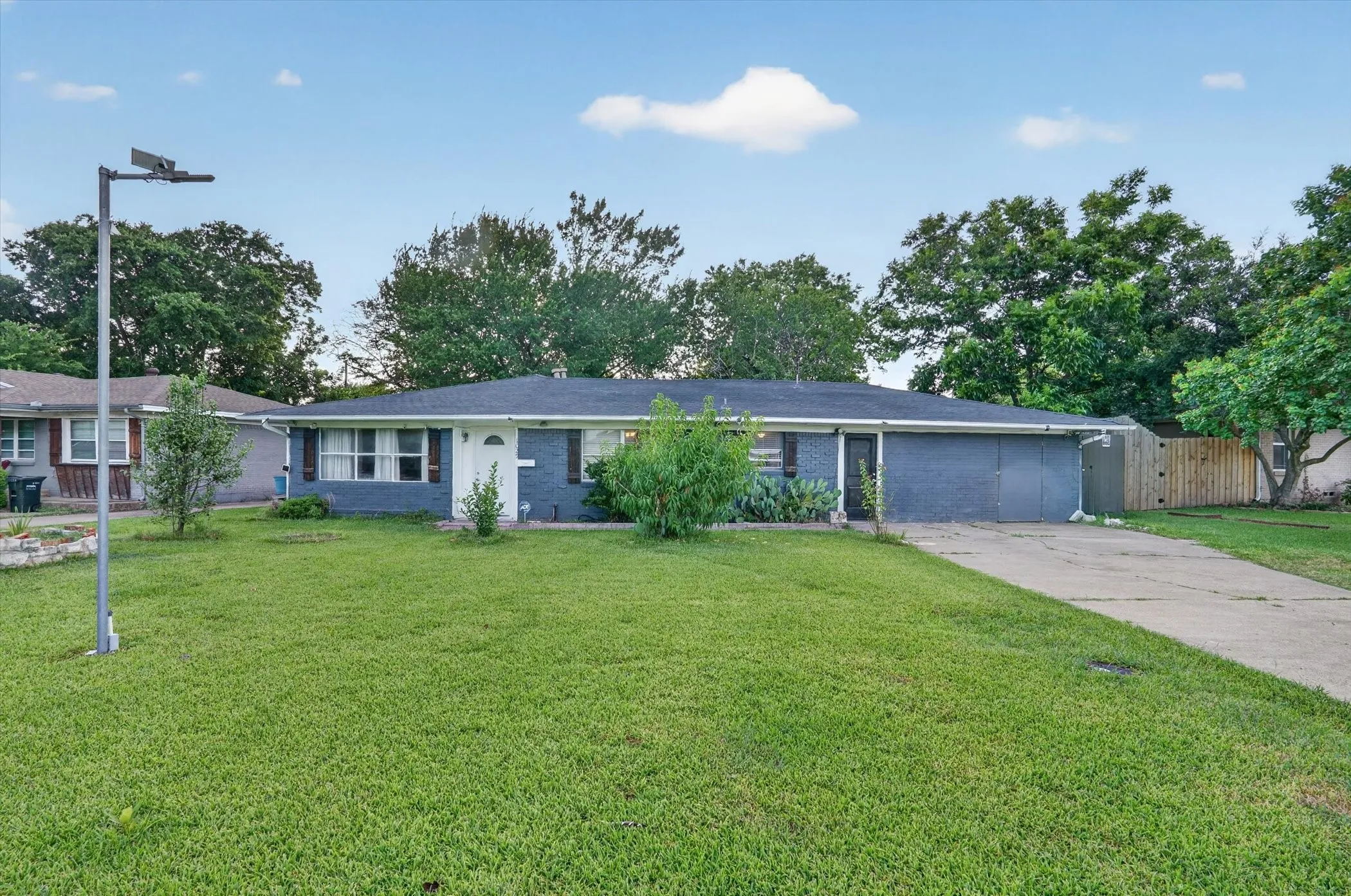 Single Family Residence For Sale in Dallas County , 1029 S Bryan Street, Mesquite, Texas 75149, 4 Bedroom, 2 Bathroom, Garage spaces, 1,906 Sqft, built in 1957, mls#21338670, Real Estate Agent in Mesquite, Homes For Sale in Dallas county, Homes For Sale in Mesquite, Realtor in Mesquite Texas, Real Estate Brokerage Independent Realty Texas, Luminita Cordes Realtor