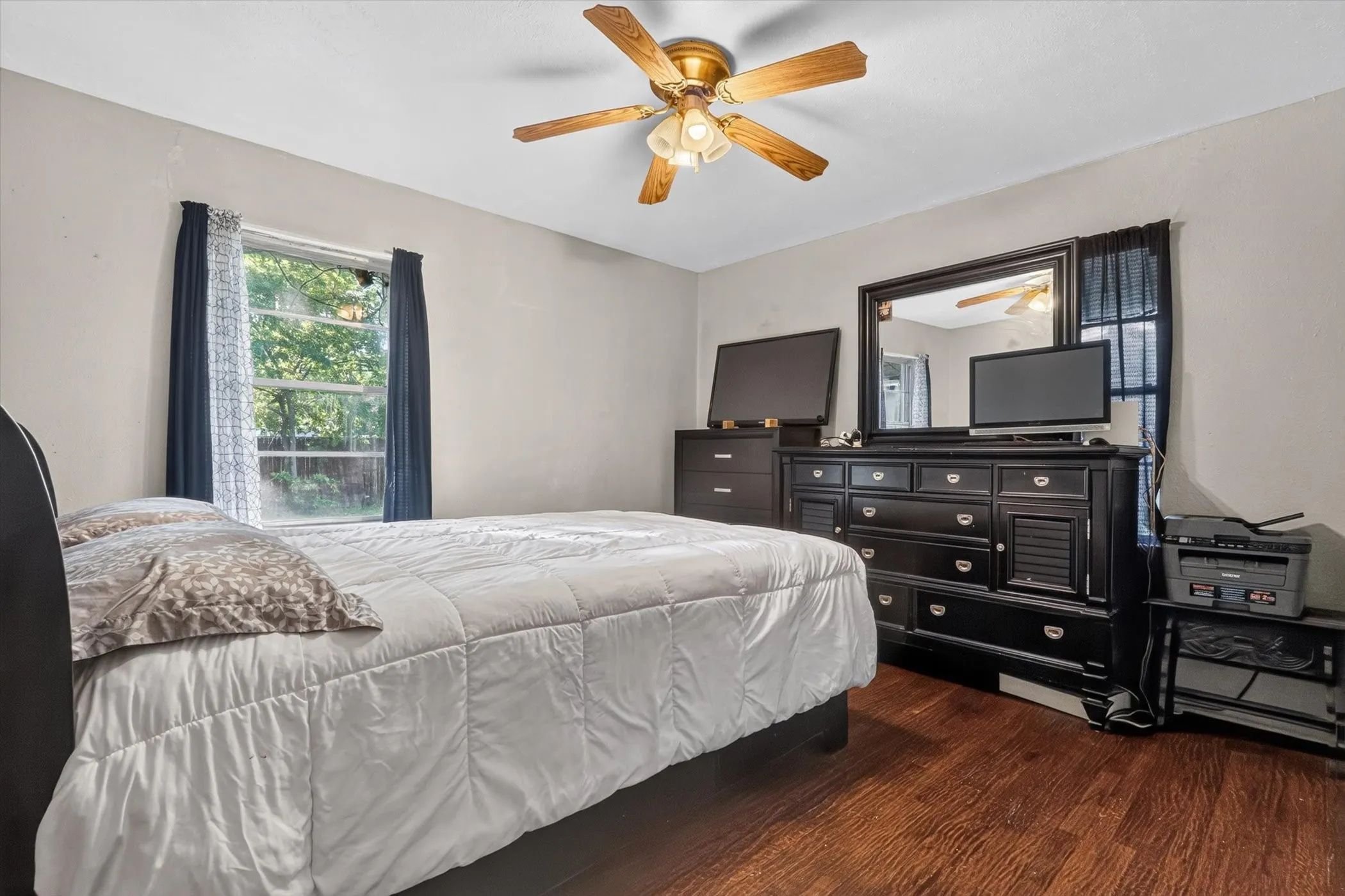 Single Family Residence For Sale in Dallas County , 1029 S Bryan Street, Mesquite, Texas 75149, 4 Bedroom, 2 Bathroom, Garage spaces, 1,906 Sqft, built in 1957, mls#21338670, Real Estate Agent in Mesquite, Homes For Sale in Dallas county, Homes For Sale in Mesquite, Realtor in Mesquite Texas, Real Estate Brokerage Independent Realty Texas, Luminita Cordes Realtor