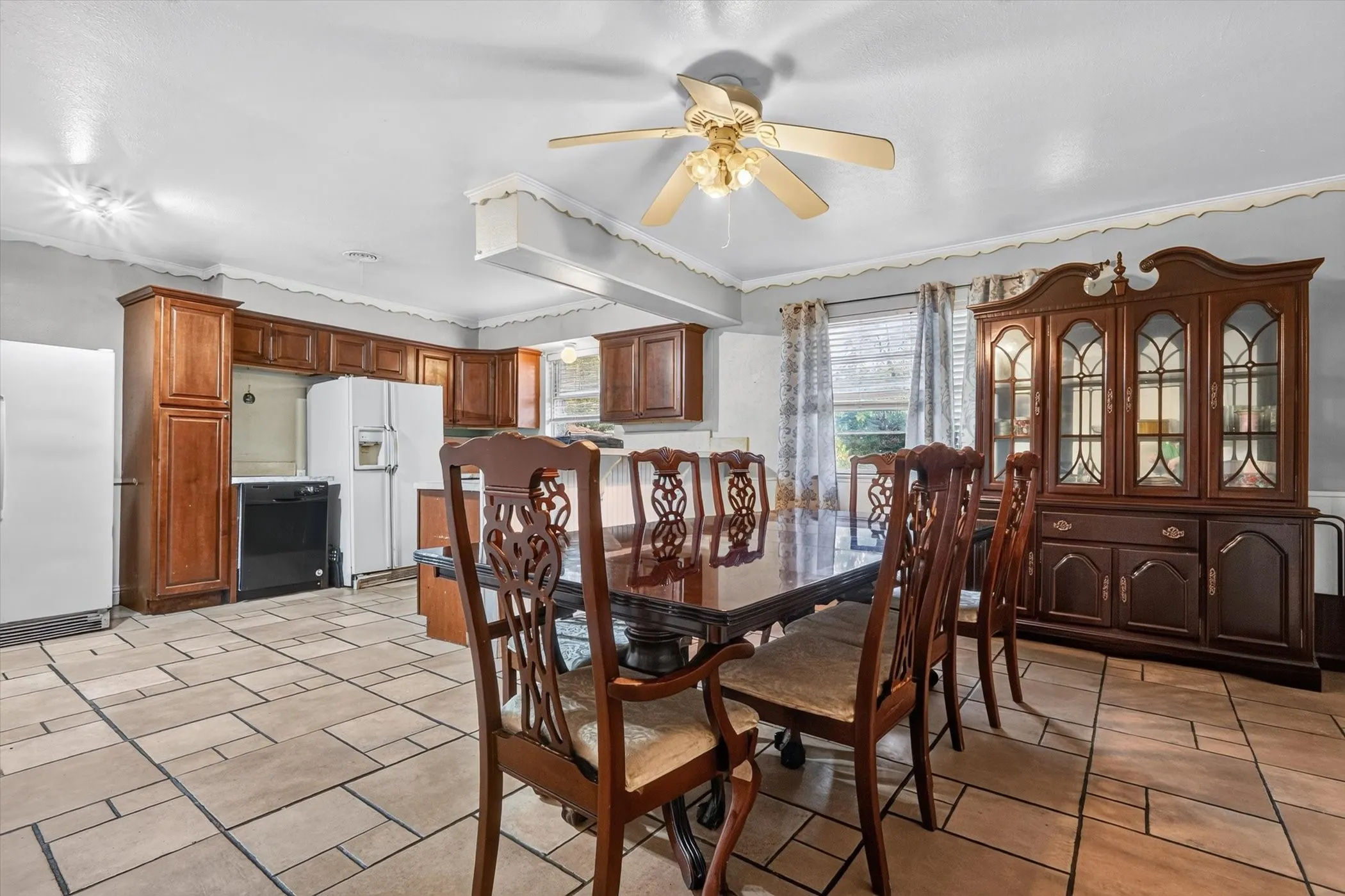 Single Family Residence For Sale in Dallas County , 1029 S Bryan Street, Mesquite, Texas 75149, 4 Bedroom, 2 Bathroom, Garage spaces, 1,906 Sqft, built in 1957, mls#21338670, Real Estate Agent in Mesquite, Homes For Sale in Dallas county, Homes For Sale in Mesquite, Realtor in Mesquite Texas, Real Estate Brokerage Independent Realty Texas, Luminita Cordes Realtor