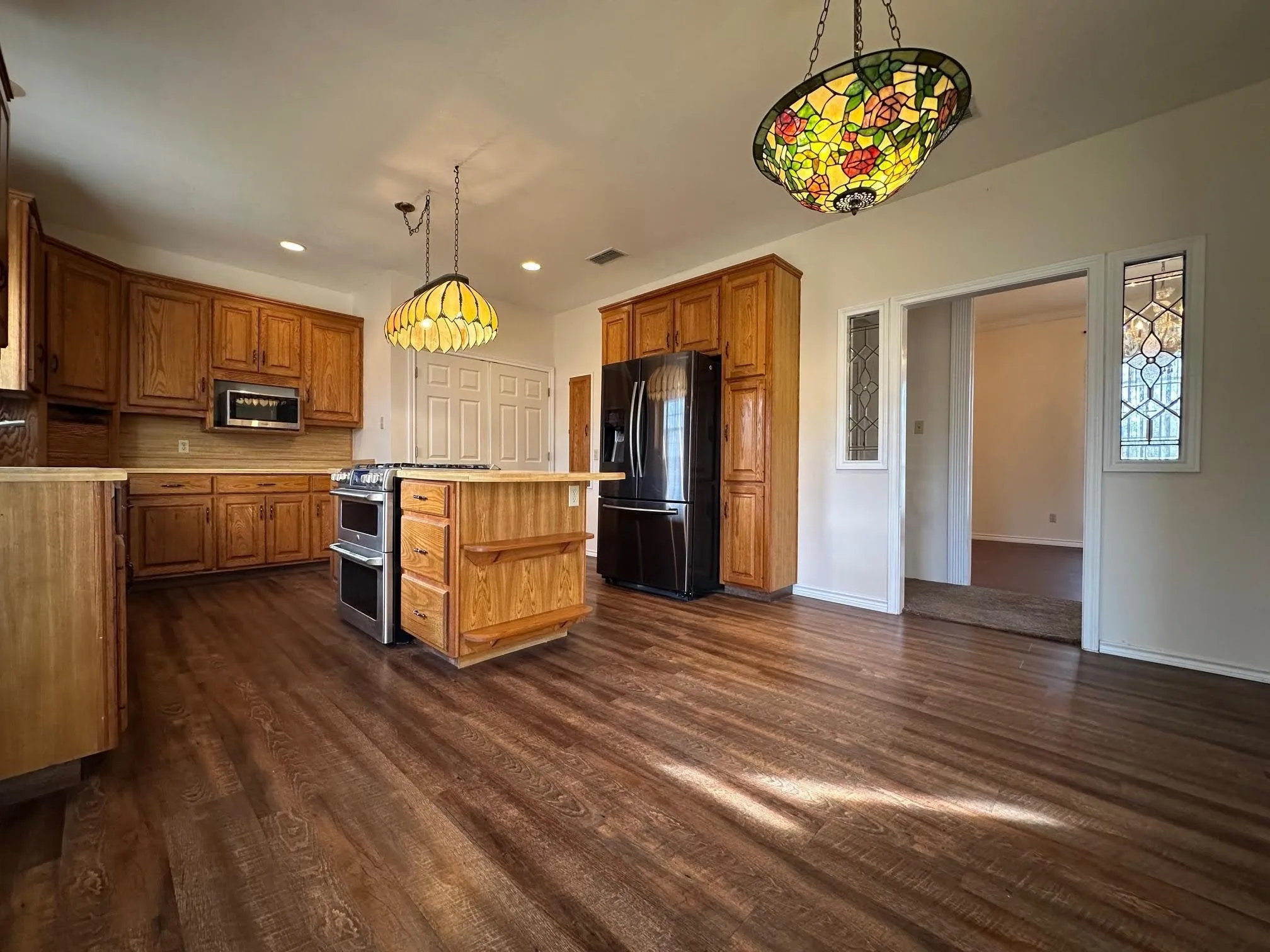 Single Family Residence For Sale in Hopkins County , 8099 W Interstate Highway 30, Cumby, Texas 75433, 4 Bedroom, 4 Bathroom, 2 Garage spaces, 3,016 Sqft, built in 1995, mls#21338895, Real Estate Agent in Cumby, Homes For Sale in Hopkins county, Homes For Sale in Cumby, Realtor in Cumby Texas, Real Estate Brokerage Independent Realty Texas, Luminita Cordes Realtor