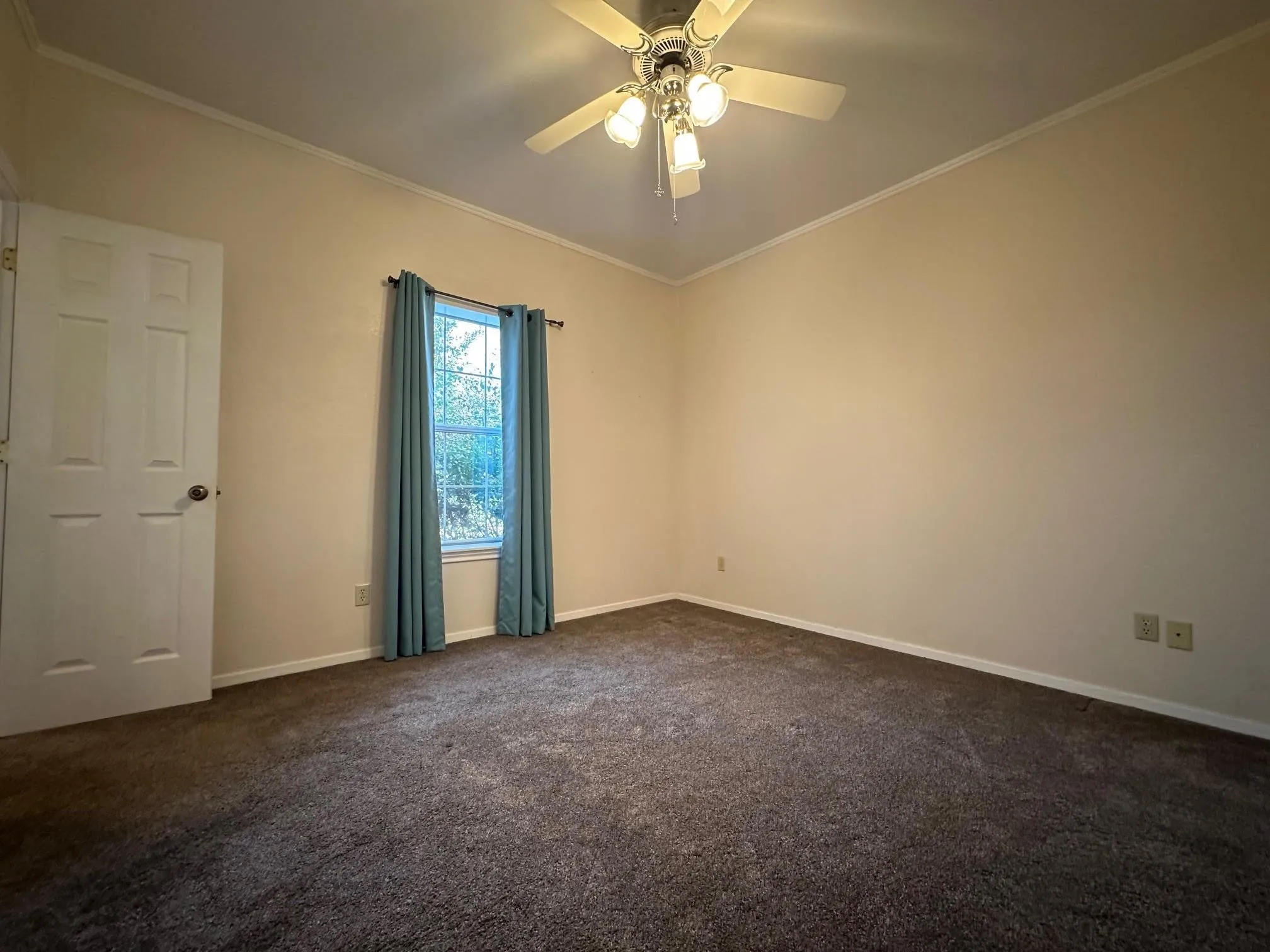 Single Family Residence For Sale in Hopkins County , 8099 W Interstate Highway 30, Cumby, Texas 75433, 4 Bedroom, 4 Bathroom, 2 Garage spaces, 3,016 Sqft, built in 1995, mls#21338895, Real Estate Agent in Cumby, Homes For Sale in Hopkins county, Homes For Sale in Cumby, Realtor in Cumby Texas, Real Estate Brokerage Independent Realty Texas, Luminita Cordes Realtor