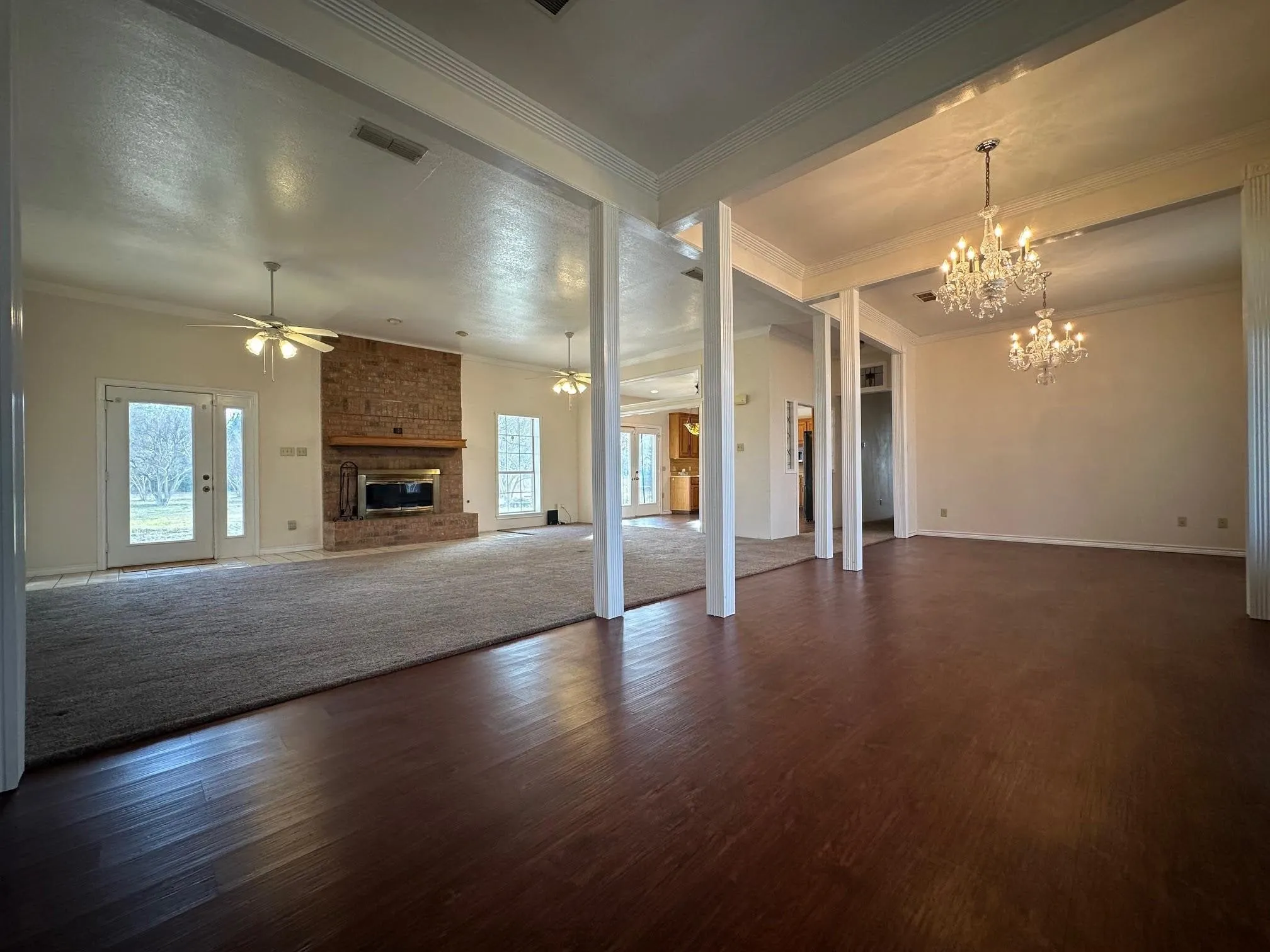 Single Family Residence For Sale in Hopkins County , 8099 W Interstate Highway 30, Cumby, Texas 75433, 4 Bedroom, 4 Bathroom, 2 Garage spaces, 3,016 Sqft, built in 1995, mls#21338895, Real Estate Agent in Cumby, Homes For Sale in Hopkins county, Homes For Sale in Cumby, Realtor in Cumby Texas, Real Estate Brokerage Independent Realty Texas, Luminita Cordes Realtor