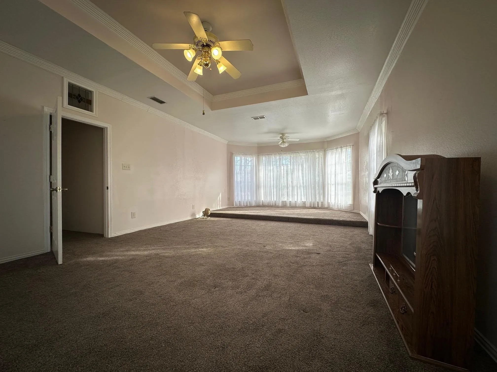 Single Family Residence For Sale in Hopkins County , 8099 W Interstate Highway 30, Cumby, Texas 75433, 4 Bedroom, 4 Bathroom, 2 Garage spaces, 3,016 Sqft, built in 1995, mls#21338895, Real Estate Agent in Cumby, Homes For Sale in Hopkins county, Homes For Sale in Cumby, Realtor in Cumby Texas, Real Estate Brokerage Independent Realty Texas, Luminita Cordes Realtor