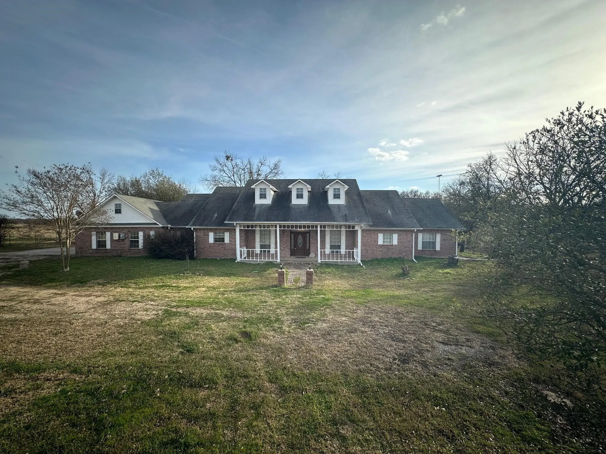 Single Family Residence For Sale in Hopkins County , 8099 W Interstate Highway 30, Cumby, Texas 75433, 4 Bedroom, 4 Bathroom, 2 Garage spaces, 3,016 Sqft, built in 1995, mls#21338895, Real Estate Agent in Cumby, Homes For Sale in Hopkins county, Homes For Sale in Cumby, Realtor in Cumby Texas, Real Estate Brokerage Independent Realty Texas, Luminita Cordes Realtor