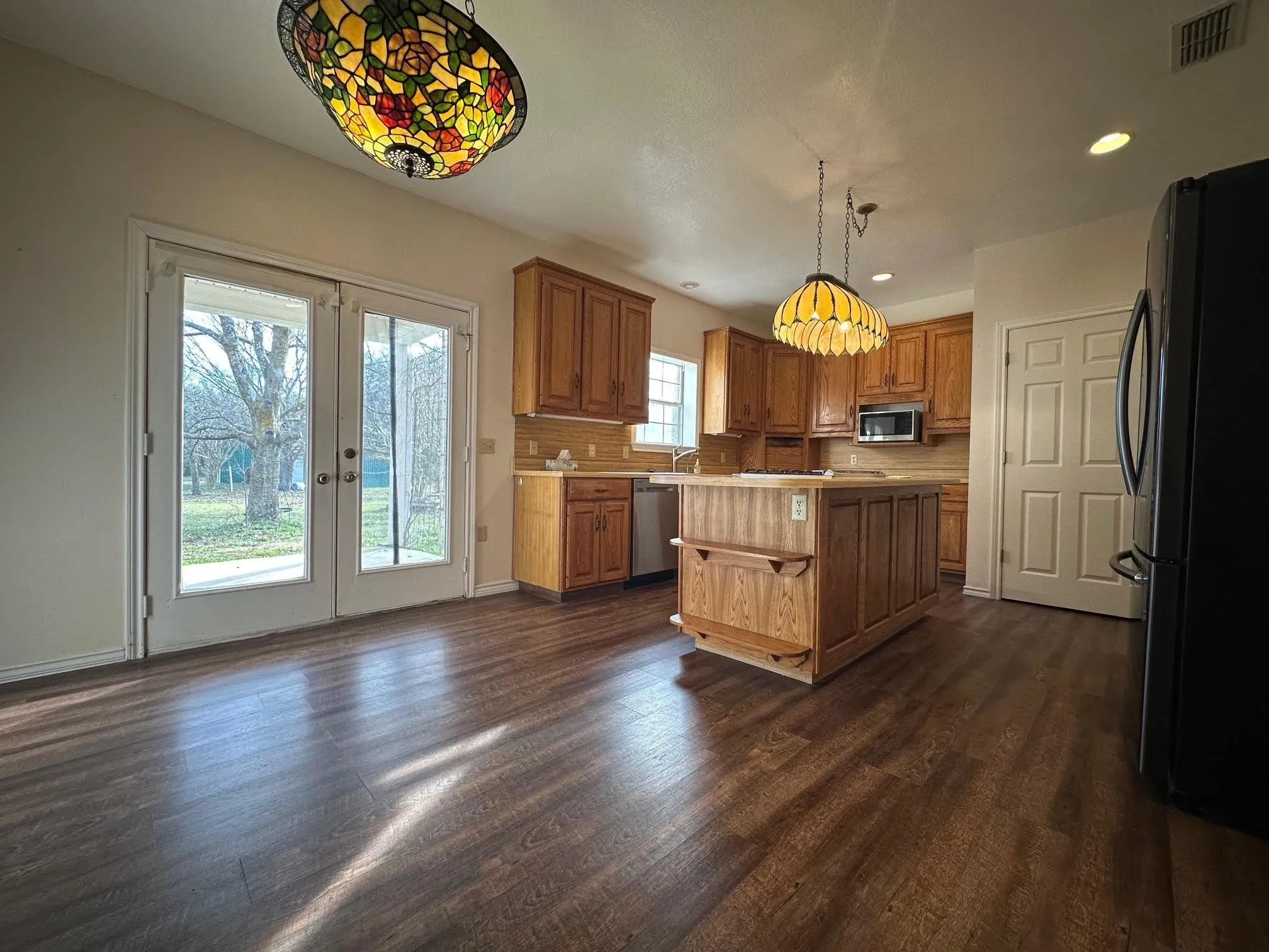 Single Family Residence For Sale in Hopkins County , 8099 W Interstate Highway 30, Cumby, Texas 75433, 4 Bedroom, 4 Bathroom, 2 Garage spaces, 3,016 Sqft, built in 1995, mls#21338895, Real Estate Agent in Cumby, Homes For Sale in Hopkins county, Homes For Sale in Cumby, Realtor in Cumby Texas, Real Estate Brokerage Independent Realty Texas, Luminita Cordes Realtor