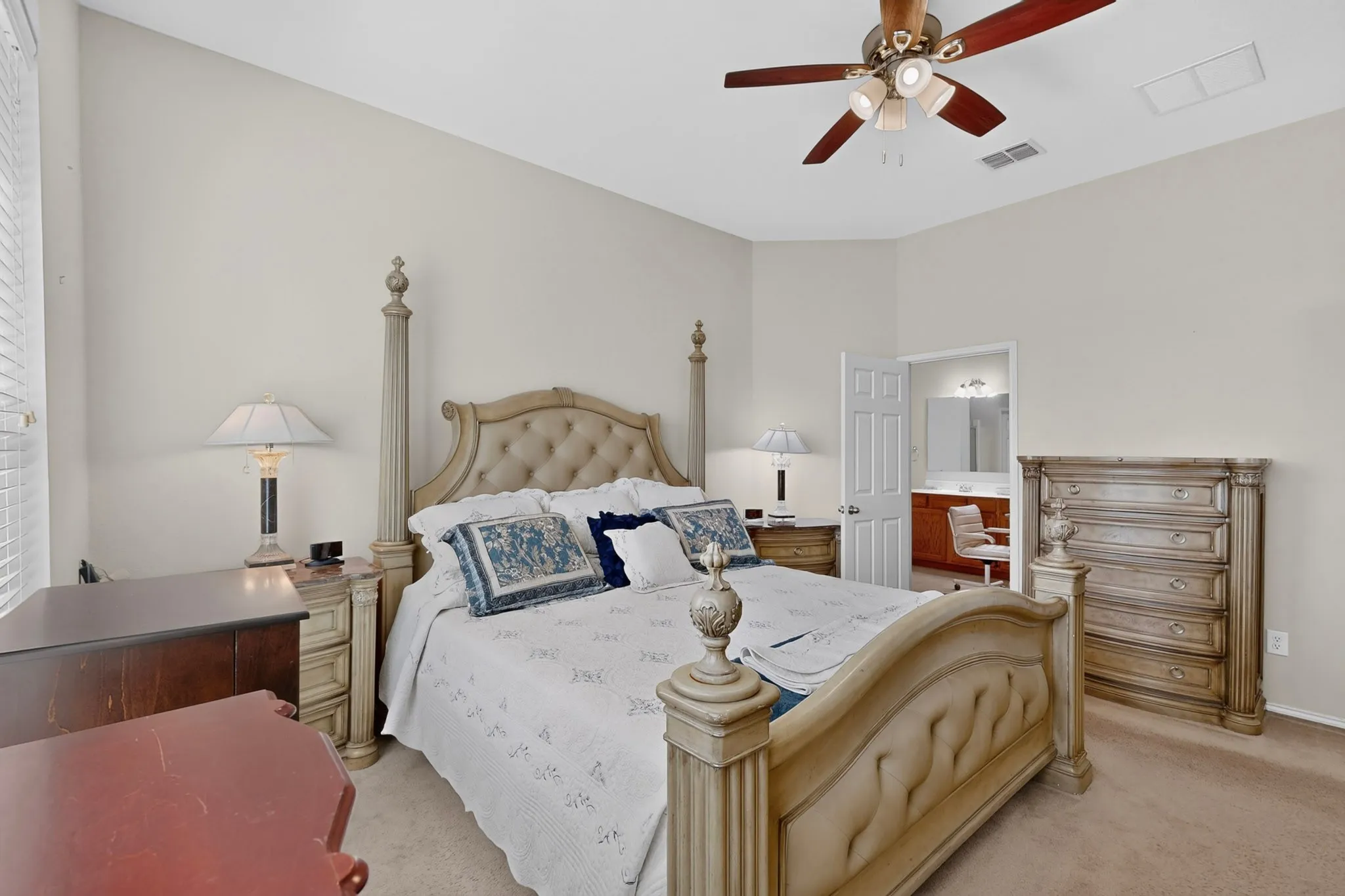 Single Family Residence For Sale in Kaufman County , 1635 Luckenbach Drive, Forney, Texas 75126, 5 Bedroom, 3 Bathroom, 2 Garage spaces, 2,904 Sqft, built in 2007, mls#21334986, Real Estate Agent in Forney, Homes For Sale in Kaufman county, Homes For Sale in Forney, Realtor in Forney Texas, Real Estate Brokerage Independent Realty Texas, Luminita Cordes Realtor