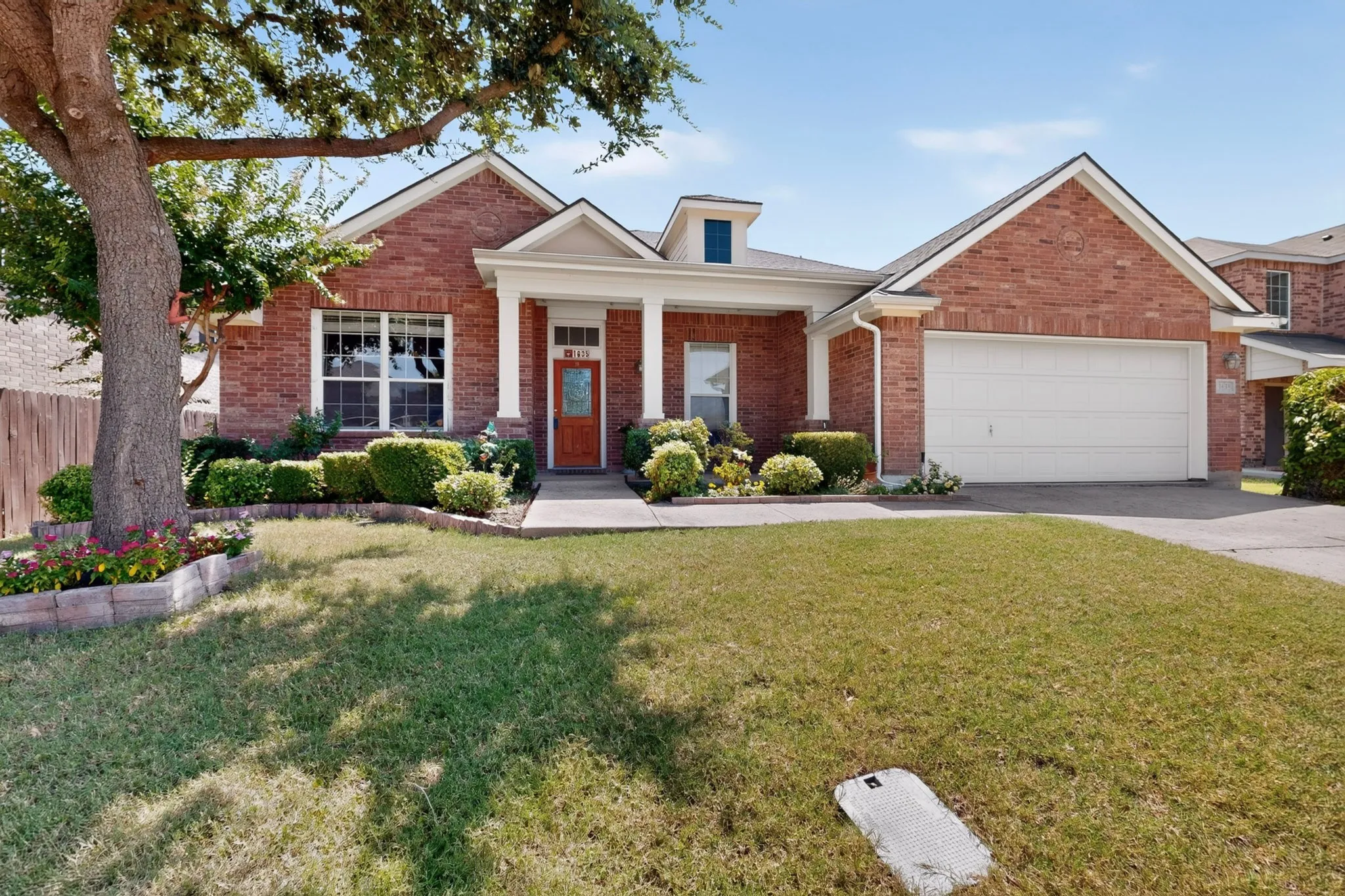 Single Family Residence For Sale in Kaufman County , 1635 Luckenbach Drive, Forney, Texas 75126, 5 Bedroom, 3 Bathroom, 2 Garage spaces, 2,904 Sqft, built in 2007, mls#21334986, Real Estate Agent in Forney, Homes For Sale in Kaufman county, Homes For Sale in Forney, Realtor in Forney Texas, Real Estate Brokerage Independent Realty Texas, Luminita Cordes Realtor