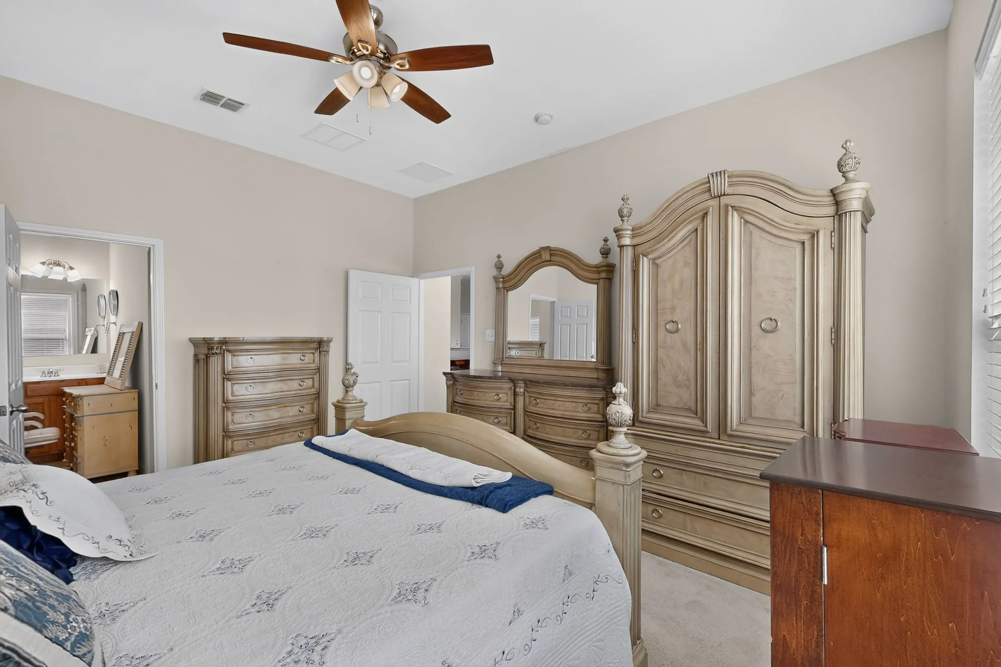 Single Family Residence For Sale in Kaufman County , 1635 Luckenbach Drive, Forney, Texas 75126, 5 Bedroom, 3 Bathroom, 2 Garage spaces, 2,904 Sqft, built in 2007, mls#21334986, Real Estate Agent in Forney, Homes For Sale in Kaufman county, Homes For Sale in Forney, Realtor in Forney Texas, Real Estate Brokerage Independent Realty Texas, Luminita Cordes Realtor
