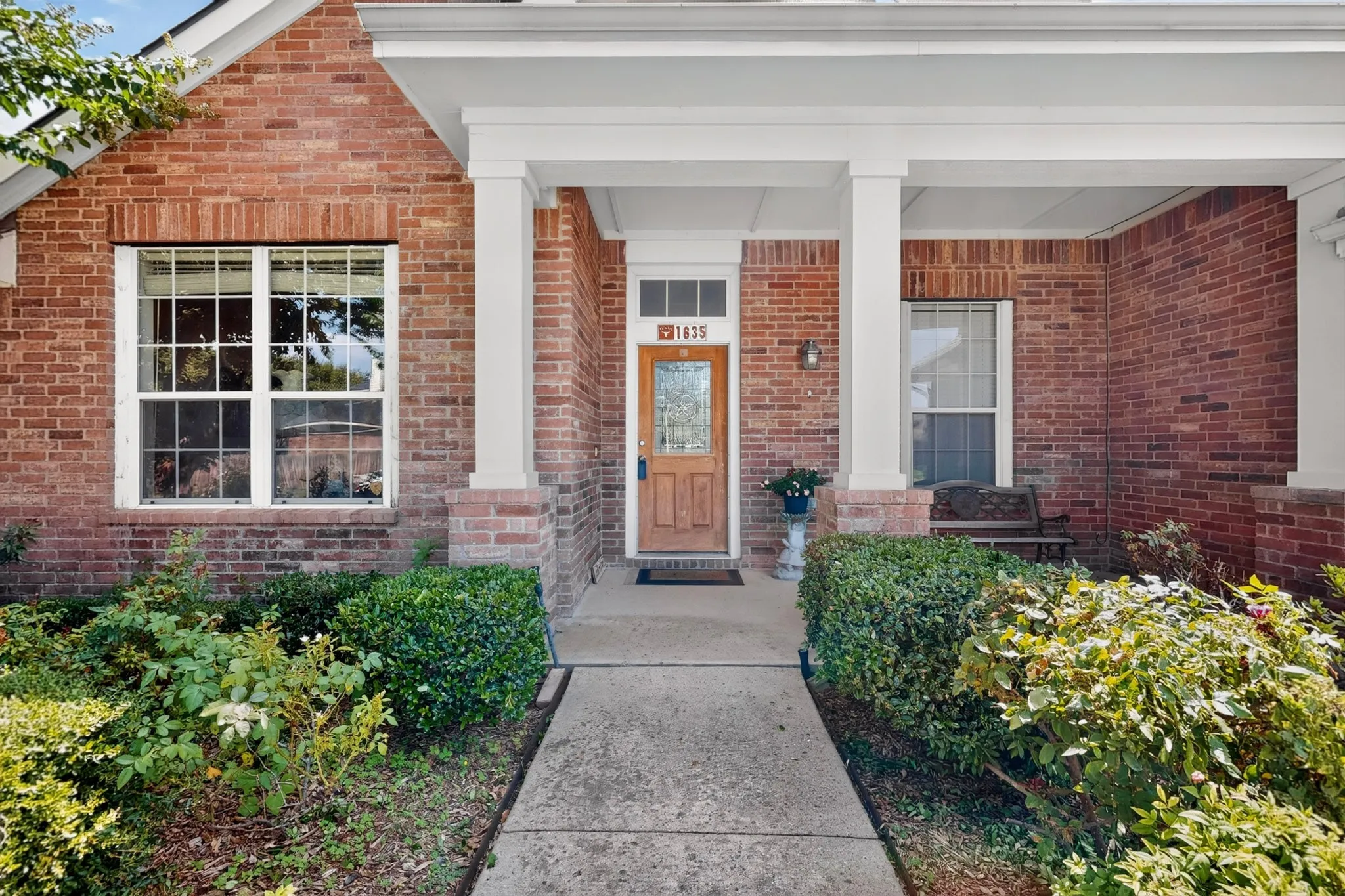 Single Family Residence For Sale in Kaufman County , 1635 Luckenbach Drive, Forney, Texas 75126, 5 Bedroom, 3 Bathroom, 2 Garage spaces, 2,904 Sqft, built in 2007, mls#21334986, Real Estate Agent in Forney, Homes For Sale in Kaufman county, Homes For Sale in Forney, Realtor in Forney Texas, Real Estate Brokerage Independent Realty Texas, Luminita Cordes Realtor