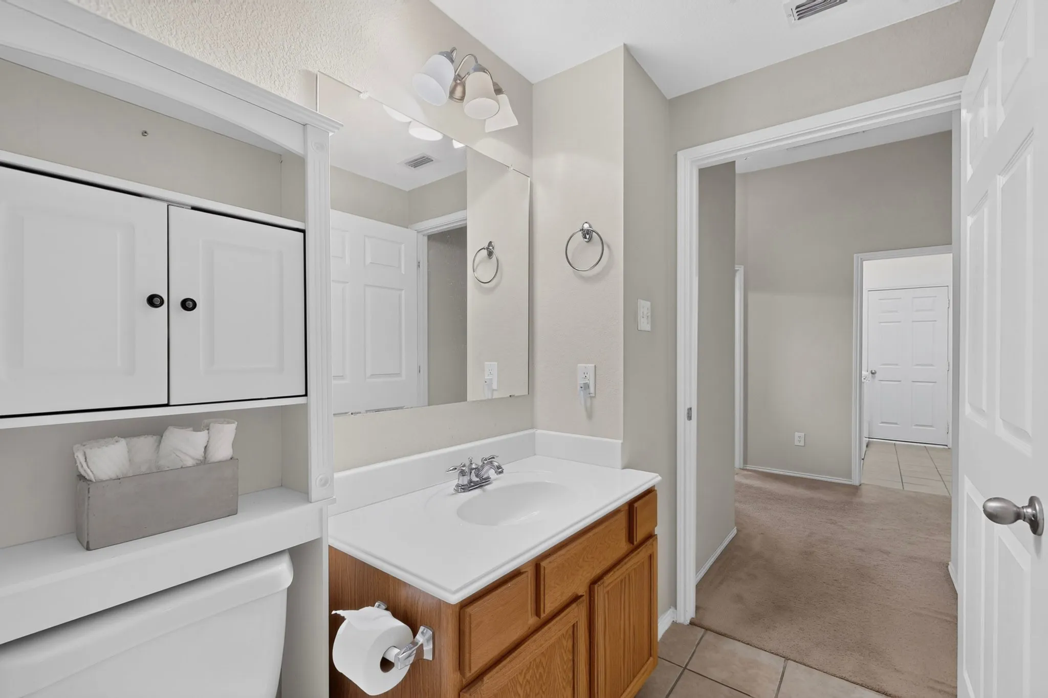 Single Family Residence For Sale in Kaufman County , 1635 Luckenbach Drive, Forney, Texas 75126, 5 Bedroom, 3 Bathroom, 2 Garage spaces, 2,904 Sqft, built in 2007, mls#21334986, Real Estate Agent in Forney, Homes For Sale in Kaufman county, Homes For Sale in Forney, Realtor in Forney Texas, Real Estate Brokerage Independent Realty Texas, Luminita Cordes Realtor