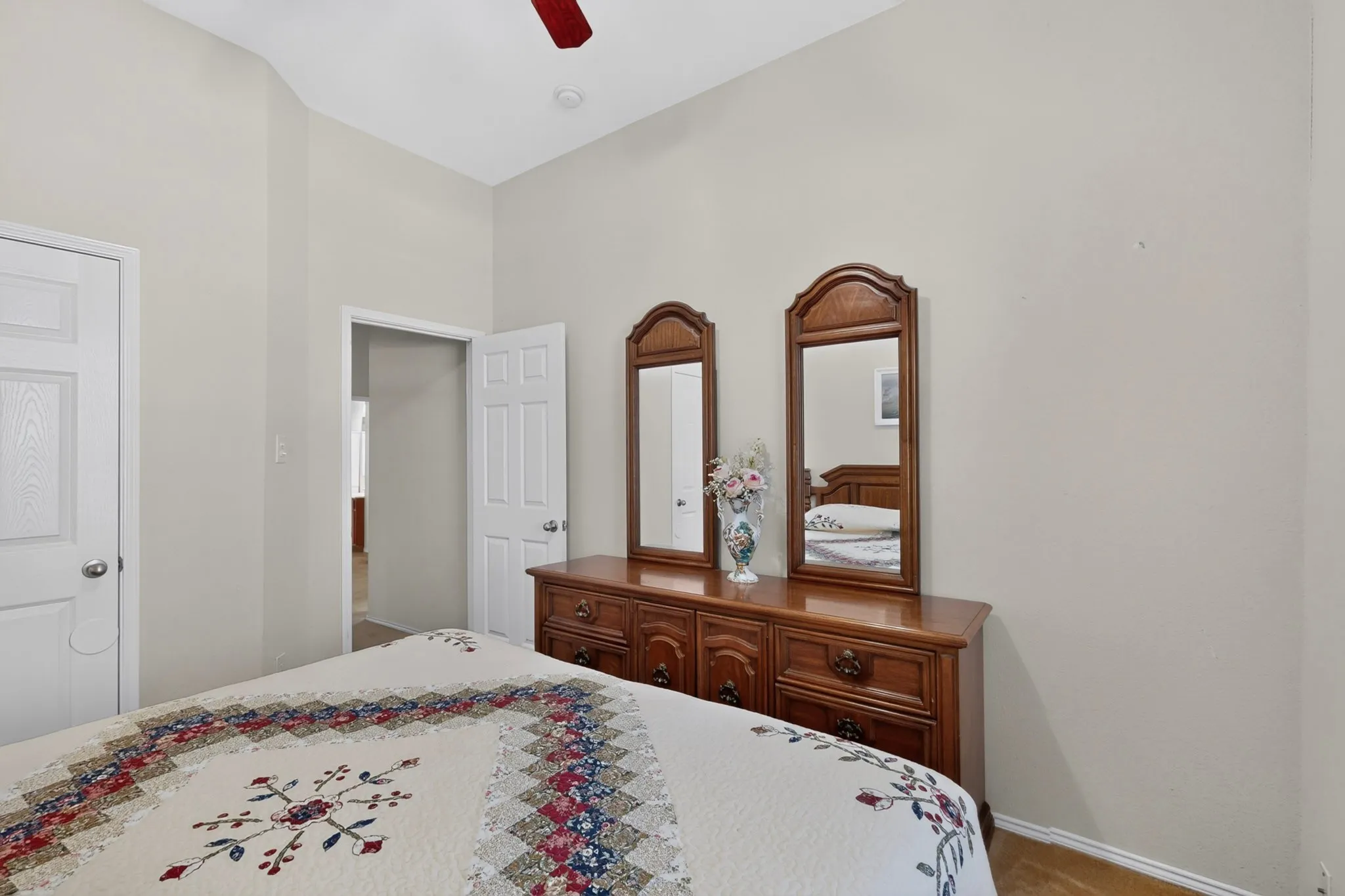 Single Family Residence For Sale in Kaufman County , 1635 Luckenbach Drive, Forney, Texas 75126, 5 Bedroom, 3 Bathroom, 2 Garage spaces, 2,904 Sqft, built in 2007, mls#21334986, Real Estate Agent in Forney, Homes For Sale in Kaufman county, Homes For Sale in Forney, Realtor in Forney Texas, Real Estate Brokerage Independent Realty Texas, Luminita Cordes Realtor